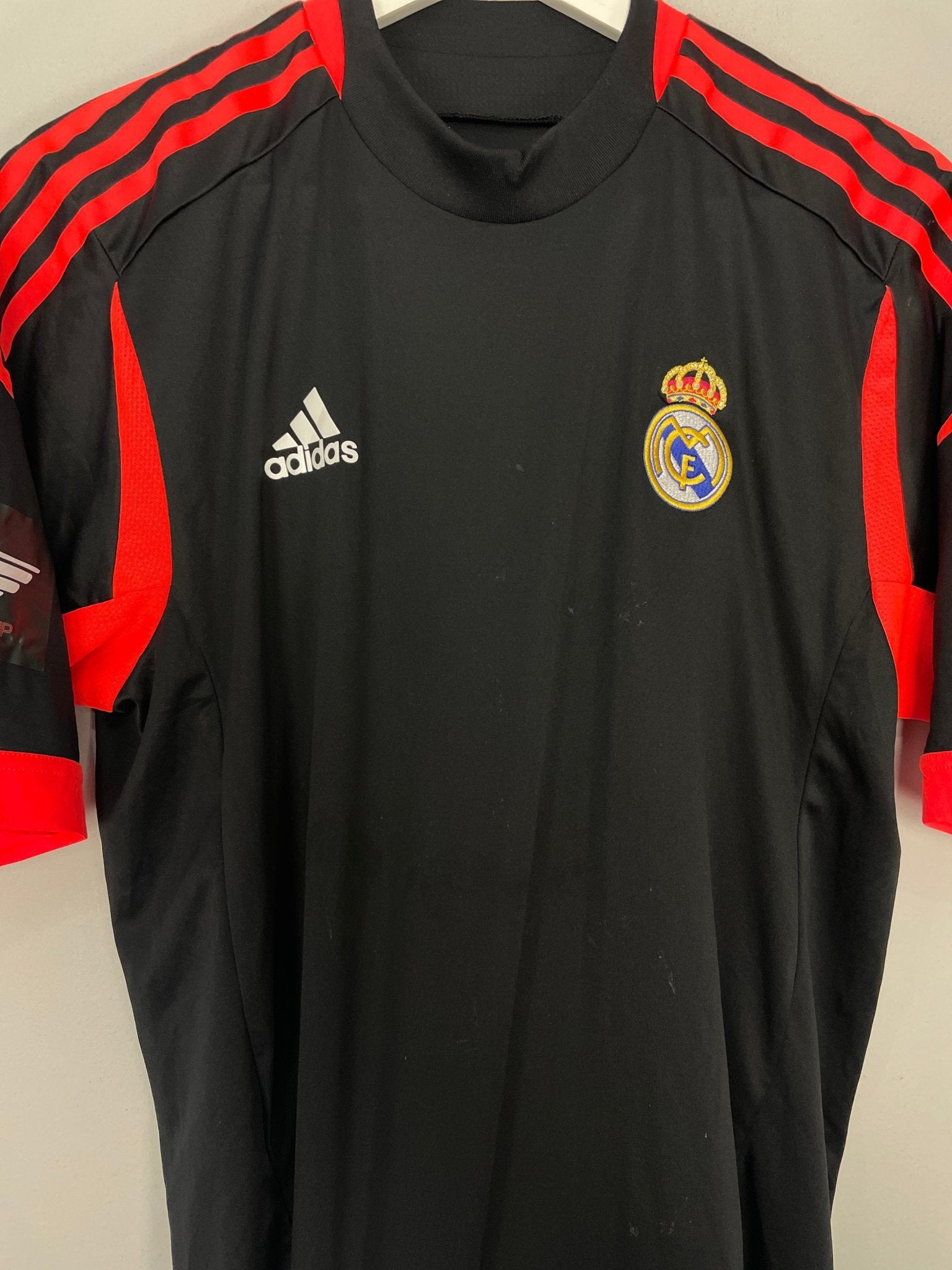 Shop 2012/13 REAL MADRID #13 *MATCH ISSUE* EUSEBIO CUP GK SHIRT (L) ADIDAS, classic football shirts, vintage football shirts & retro soccer jerseys at Cult Kits