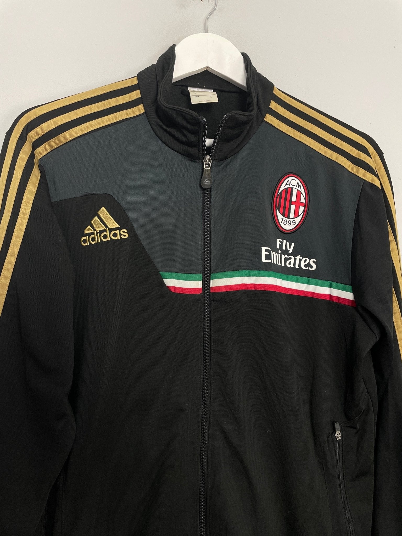 Shop 2013/14 AC MILAN TRACK JACKET (M) ADIDAS, classic football shirts, vintage football shirts & retro soccer jerseys at Cult Kits
