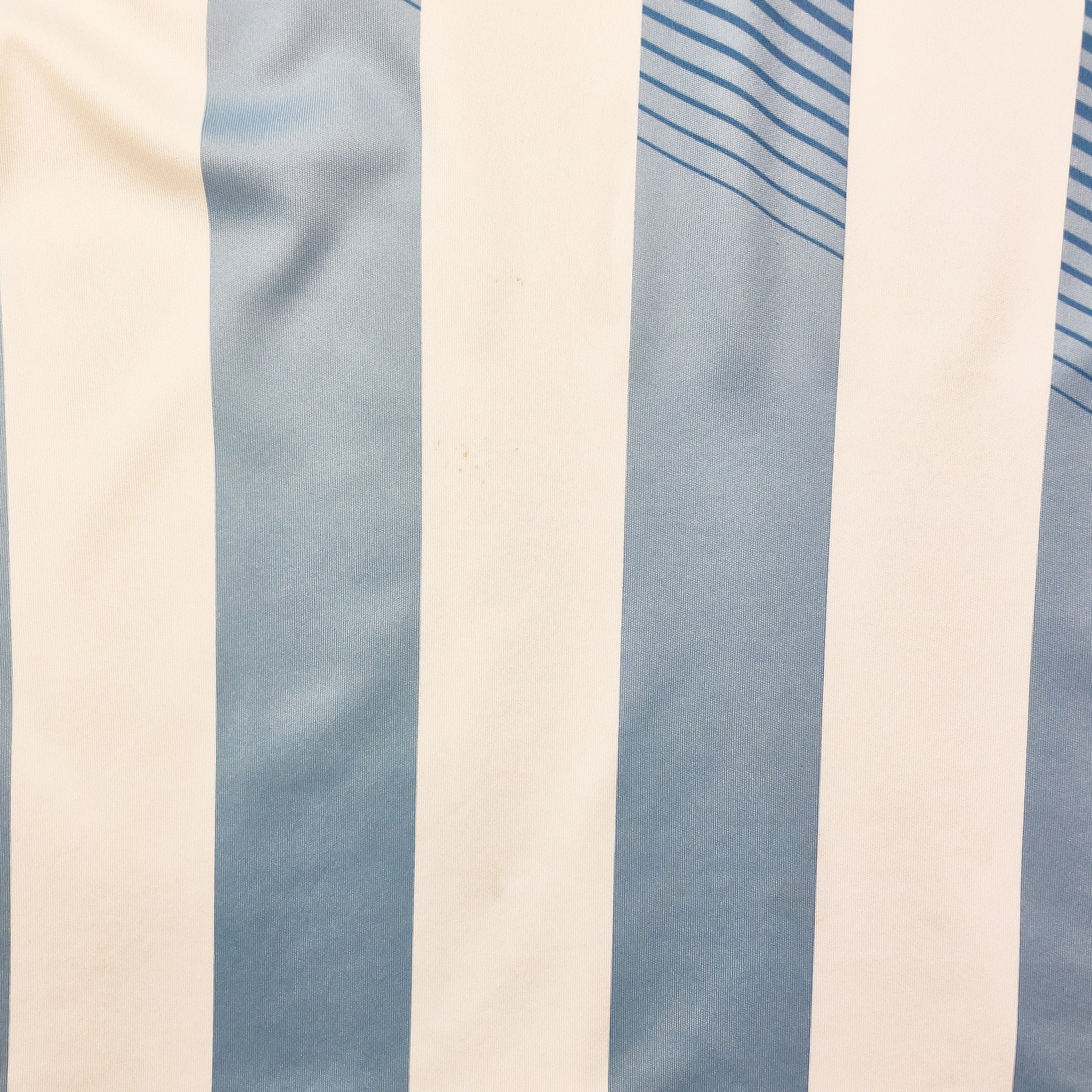 Buy 2013/14 Argentina Messi 10 Home Shirt (L) Adidas ~ Free worldwide shipping ~ Authentic Vintage Football Shirts from Cult Kits