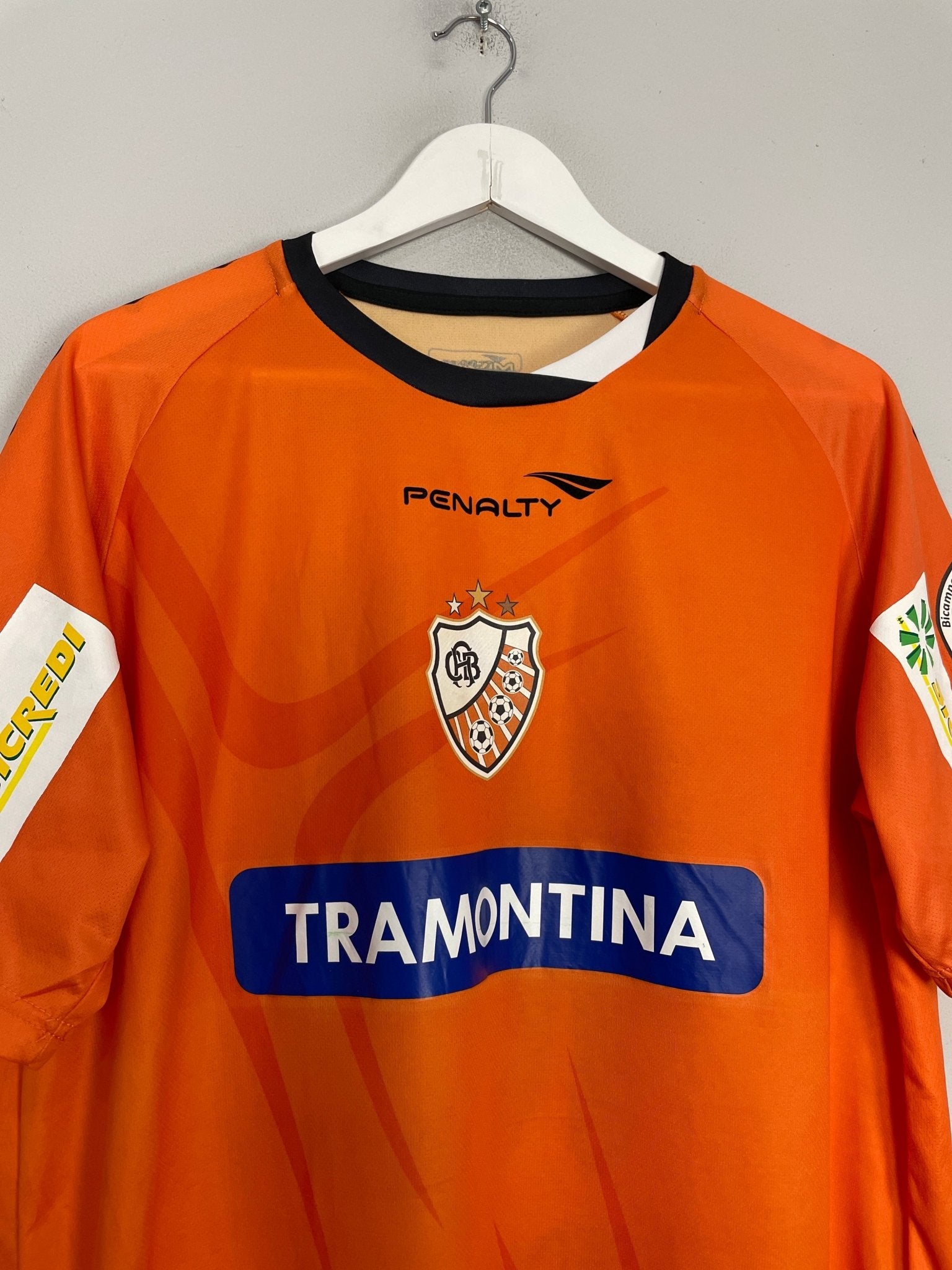 Shop 2013/14 ASSOCIACAO CARLOS BARBOSA DE FUTSAL #10 HOME SHIRT (XL) PENALTY, classic football shirts, vintage football shirts & retro soccer jerseys at Cult Kits
