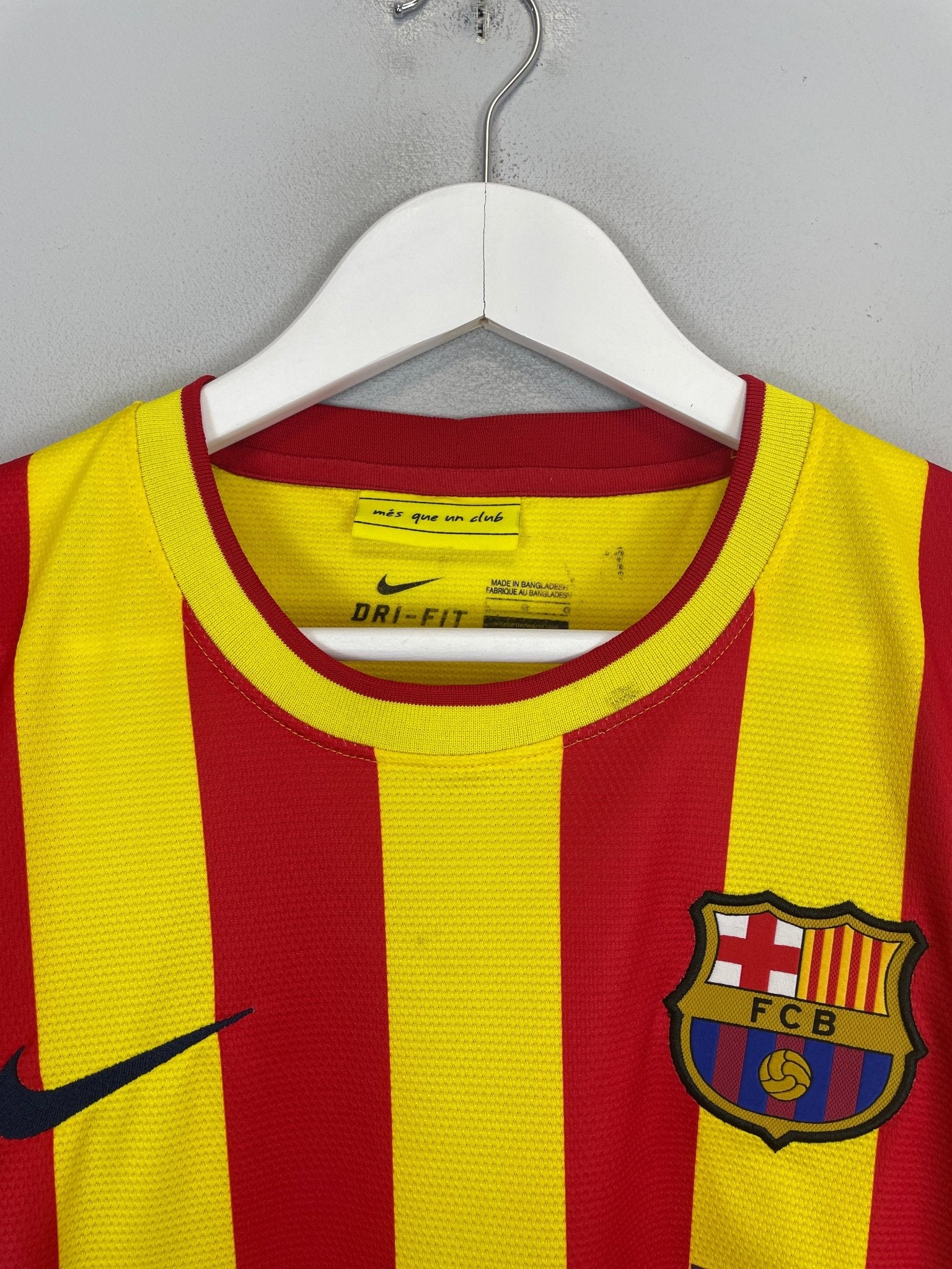 Shop 2013/14 BARCELONA MESSI #10 AWAY SHIRT (L) NIKE, classic football shirts, vintage football shirts & retro soccer jerseys at Cult Kits