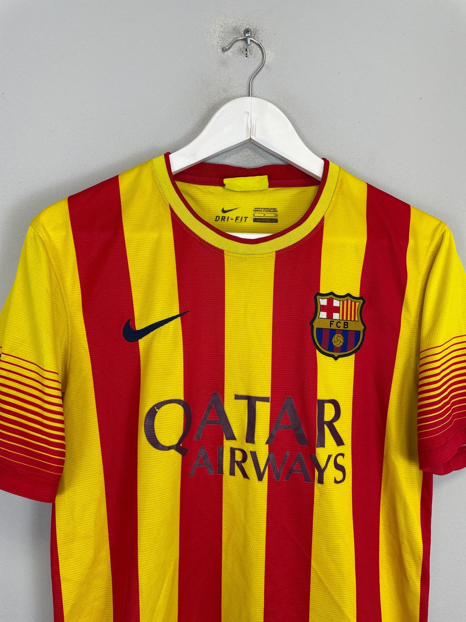 Shop 2013/14 BARCELONA MESSI #10 AWAY SHIRT (S) NIKE, classic football shirts, vintage football shirts & retro soccer jerseys at Cult Kits