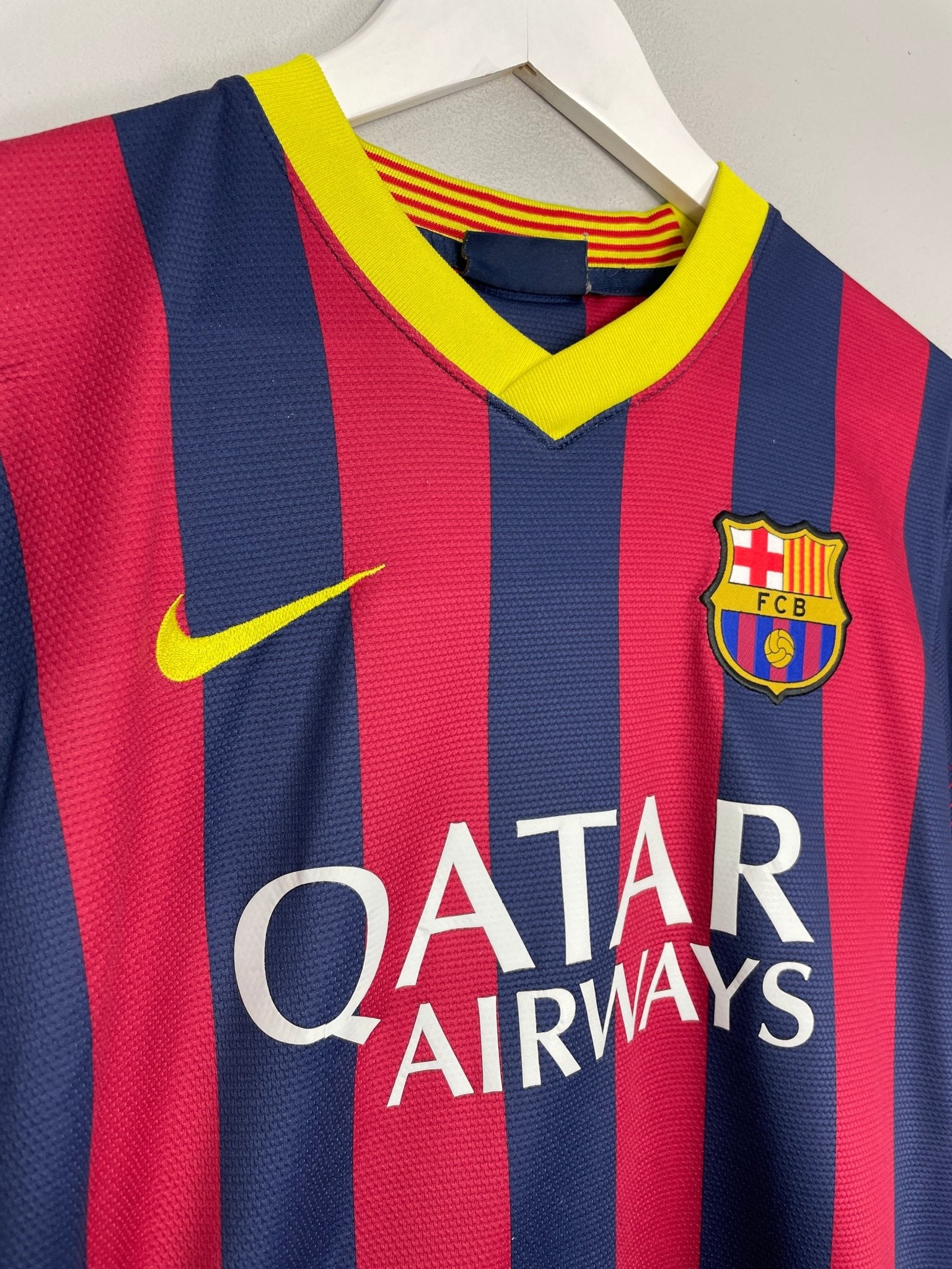 Shop 2013/14 BARCELONA MESSI #10 HOME SHIRT (M) NIKE, classic football shirts, vintage football shirts & retro soccer jerseys at Cult Kits