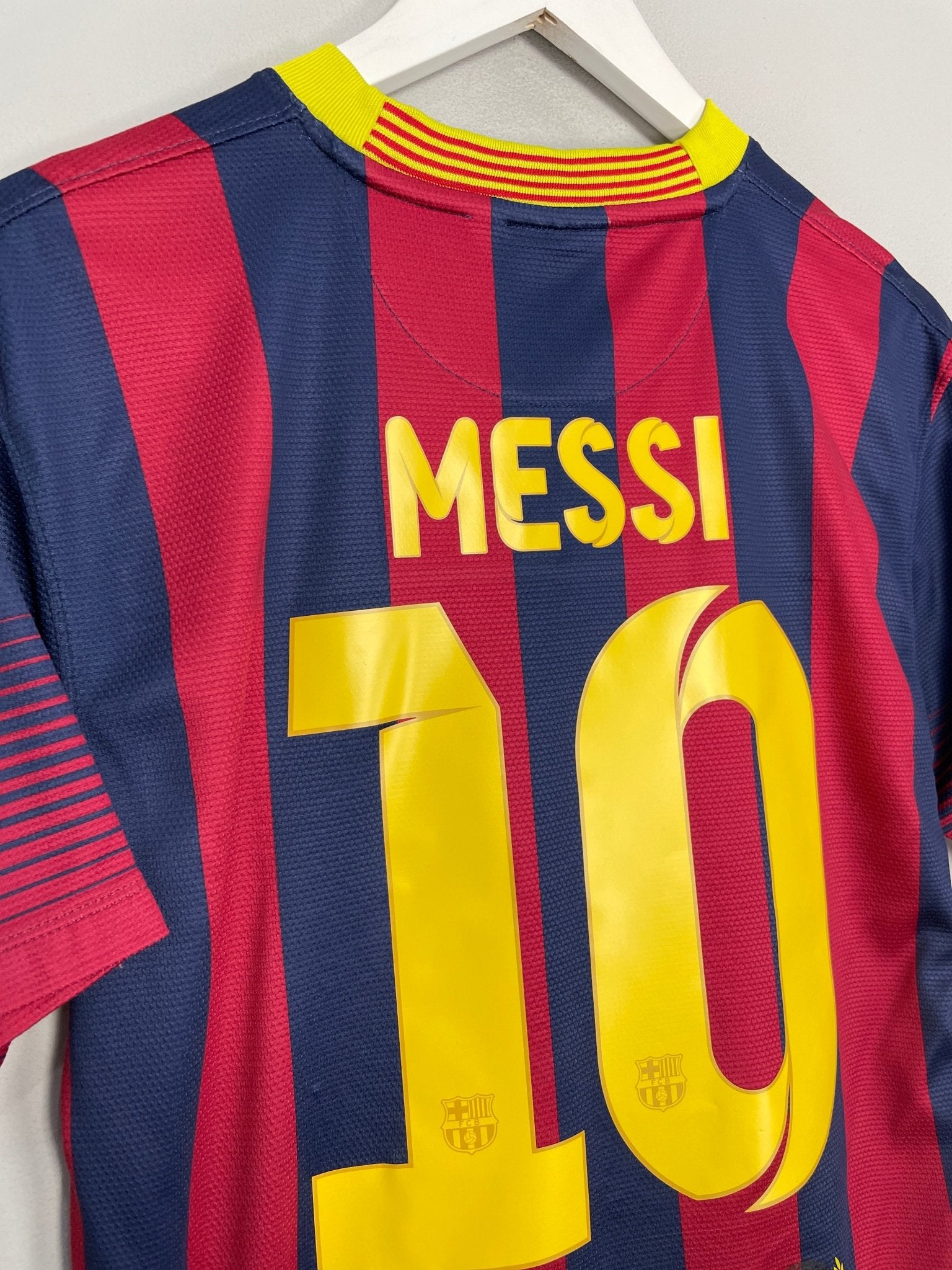 Shop 2013/14 BARCELONA MESSI #10 HOME SHIRT (M) NIKE, classic football shirts, vintage football shirts & retro soccer jerseys at Cult Kits