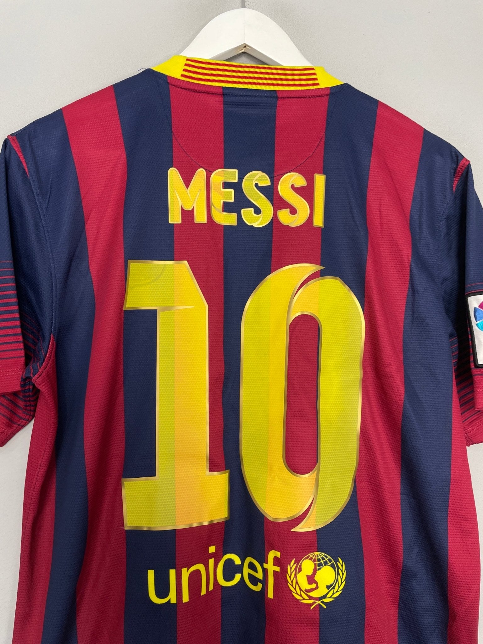Shop 2013/14 BARCELONA MESSI #10 HOME SHIRT (M) NIKE, classic football shirts, vintage football shirts & retro soccer jerseys at Cult Kits