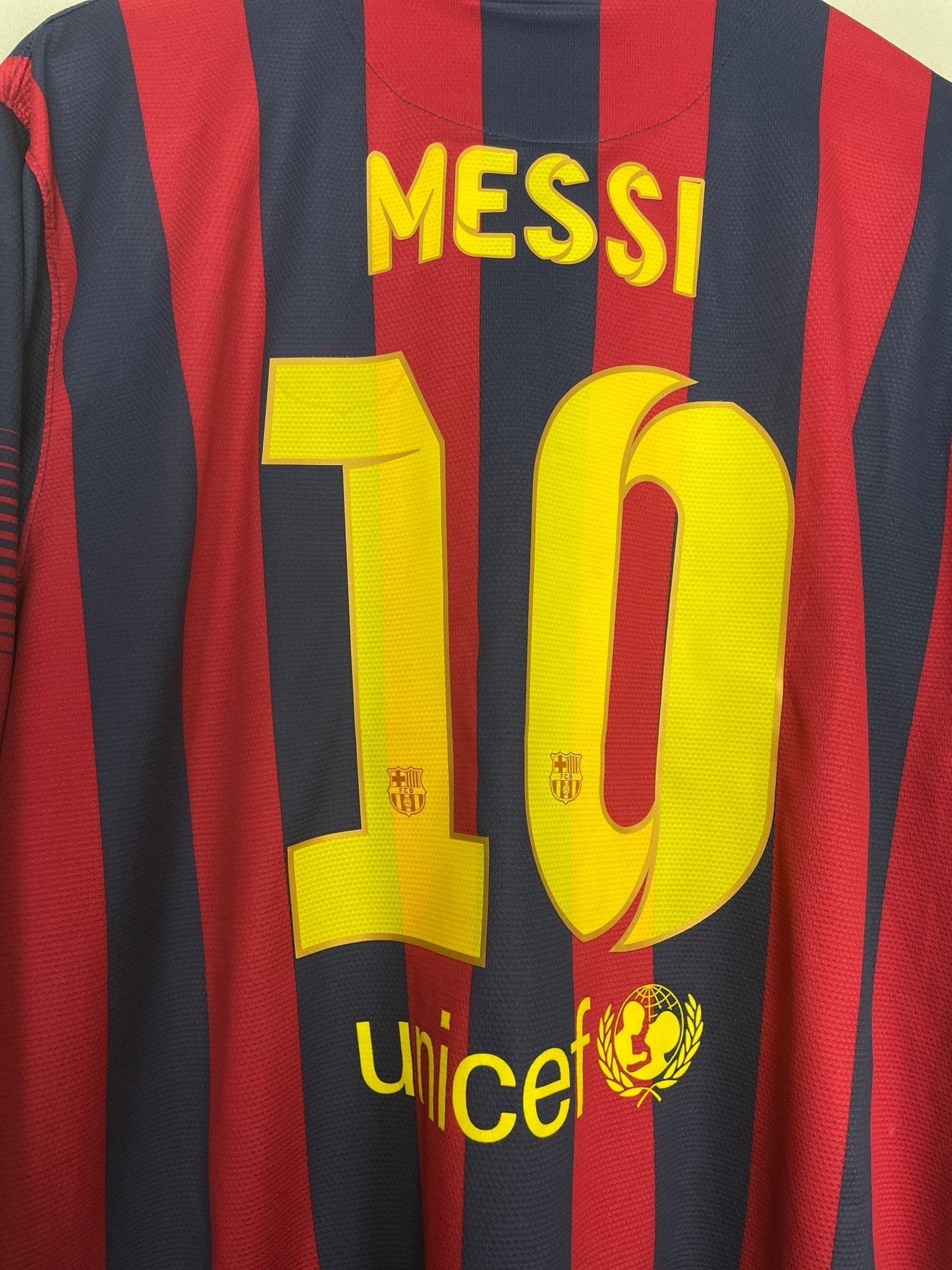 Shop 2013/14 BARCELONA MESSI #10 L/S HOME SHIRT (XL) NIKE, classic football shirts, vintage football shirts & retro soccer jerseys at Cult Kits