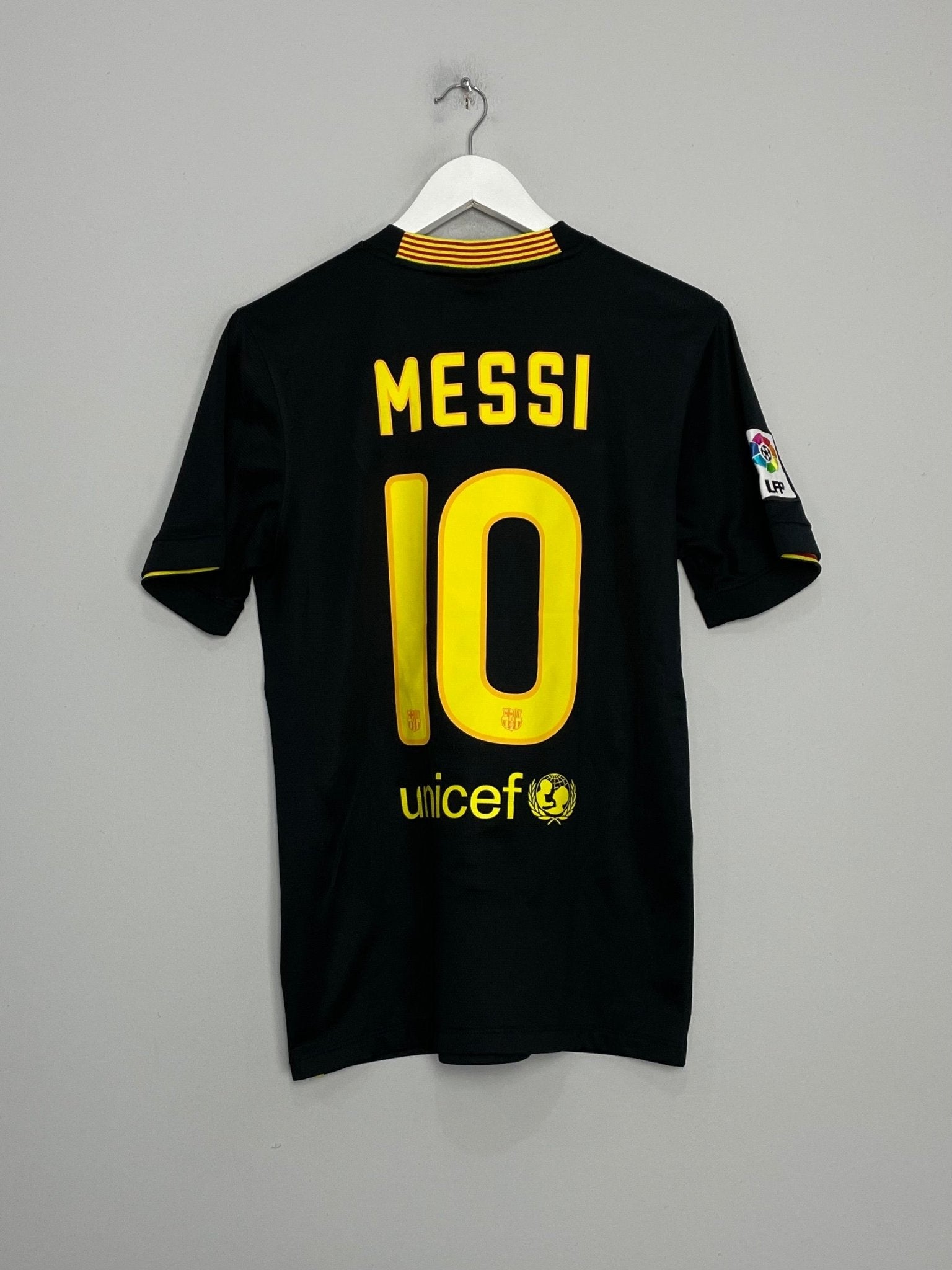 Shop 2013/14 BARCELONA MESSI #10 THIRD SHIRT (S) NIKE, classic football shirts, vintage football shirts & retro soccer jerseys at Cult Kits