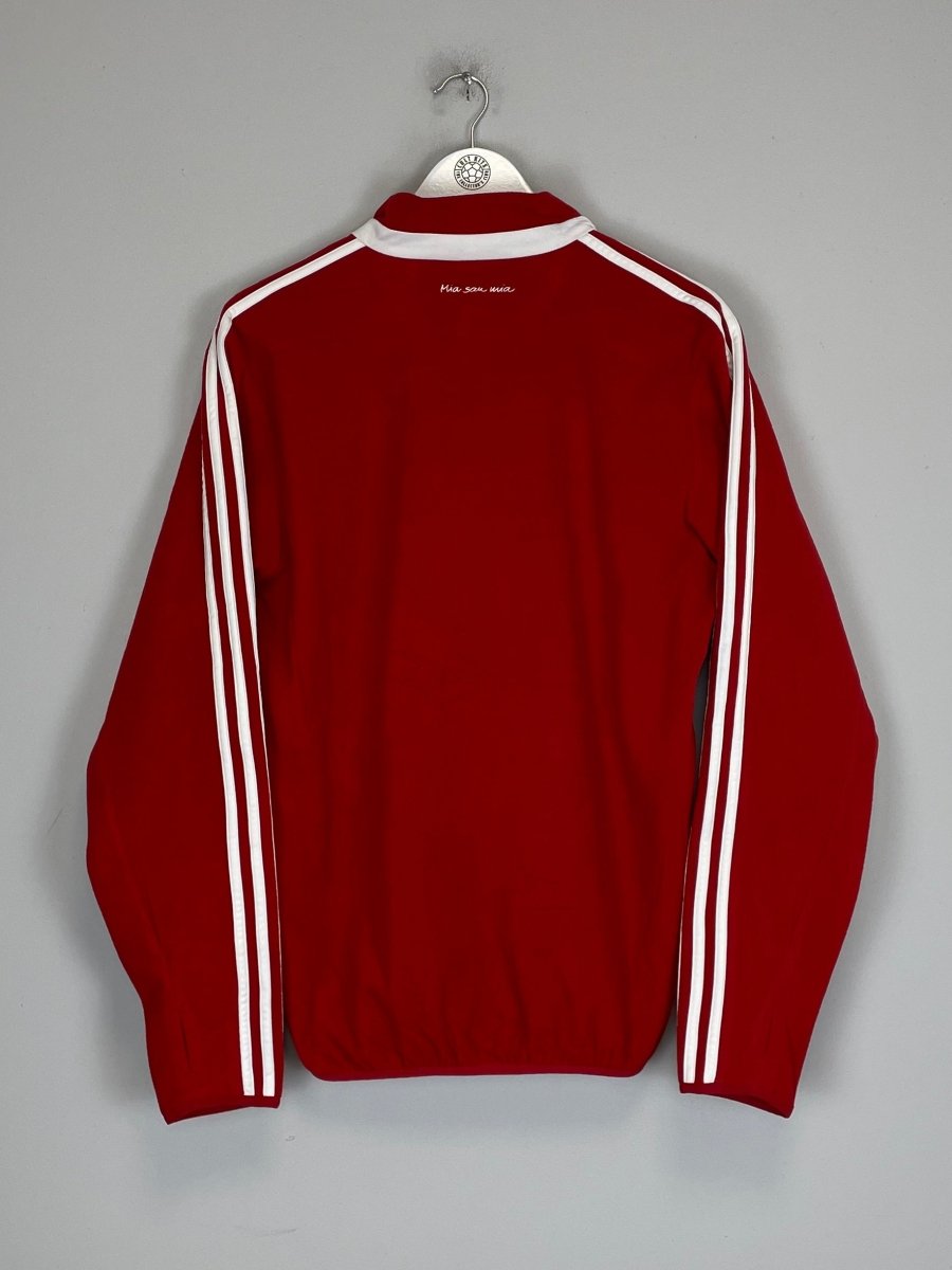 2013/14 BAYERN MUNICH FLEECE (M) ADIDAS - Cult Kits - Medium - Buy Vintage Football Shirts, Authentic Retro Football Shirts For Sale, Classic Football Shirts & Soccer Jersey