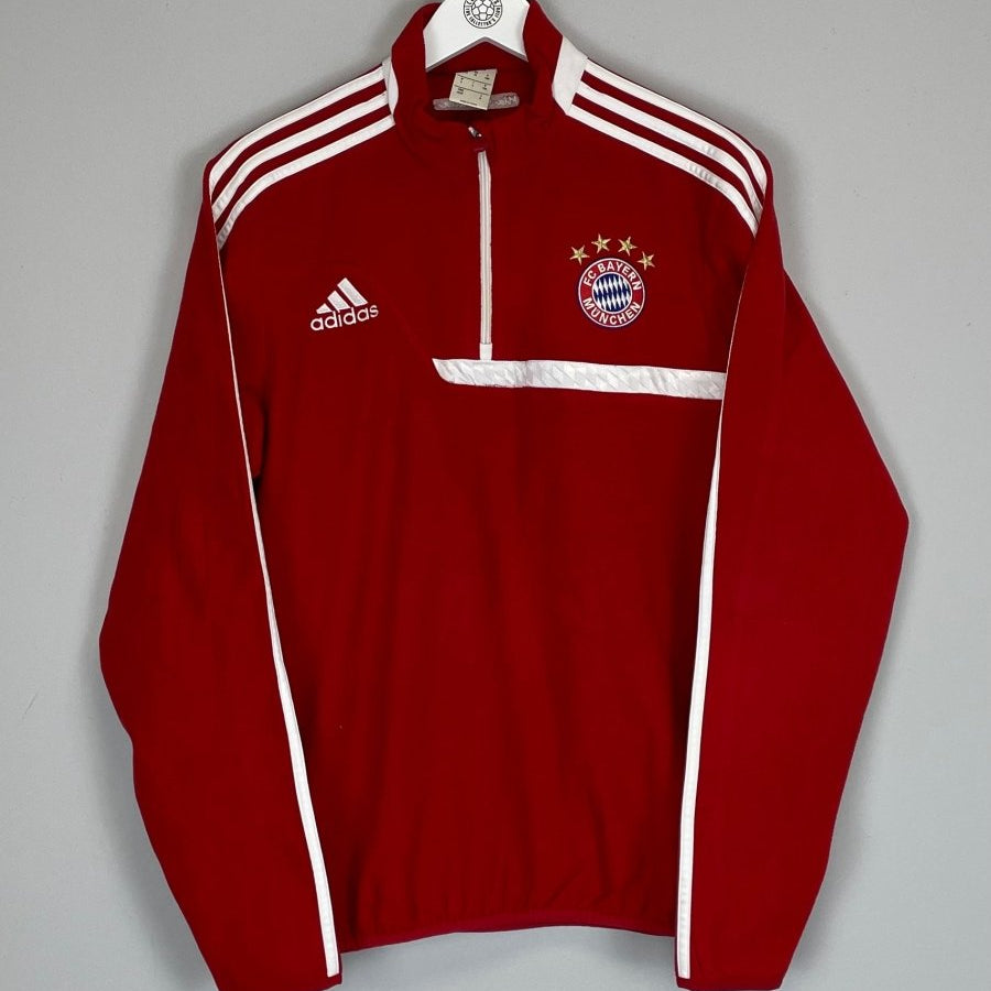 2013/14 BAYERN MUNICH FLEECE (M) ADIDAS - Cult Kits - Medium - Buy Vintage Football Shirts, Authentic Retro Football Shirts For Sale, Classic Football Shirts & Soccer Jersey