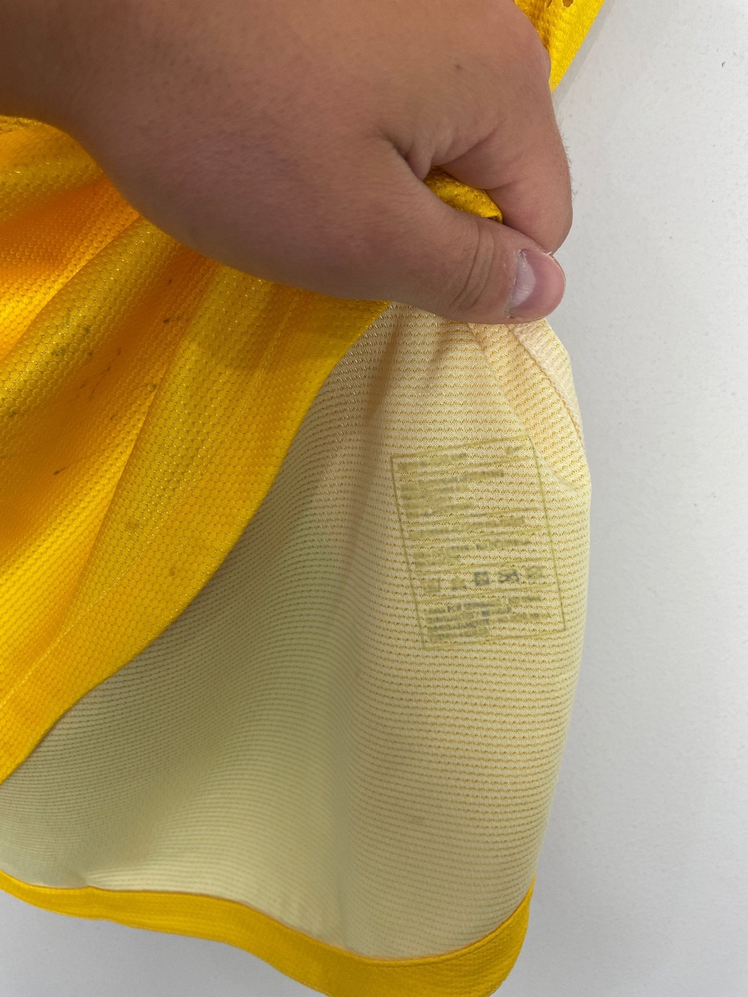 Shop 2013/14 CLUB AMERICA M.ZUNIGA #28 *PLAYER ISSUE* SQUAD SIGNED HOME SHIRT (M) NIKE, classic football shirts, vintage football shirts & retro soccer jerseys at Cult Kits