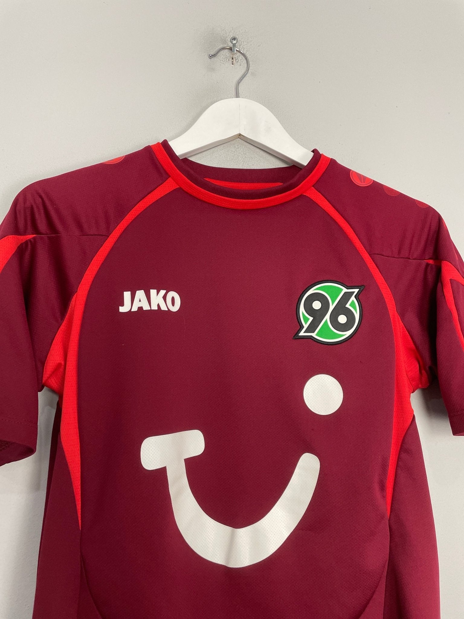 Shop 2013/14 HANNOVER 96 HOME SHIRT (XS) JAKO, classic football shirts, vintage football shirts & retro soccer jerseys at Cult Kits