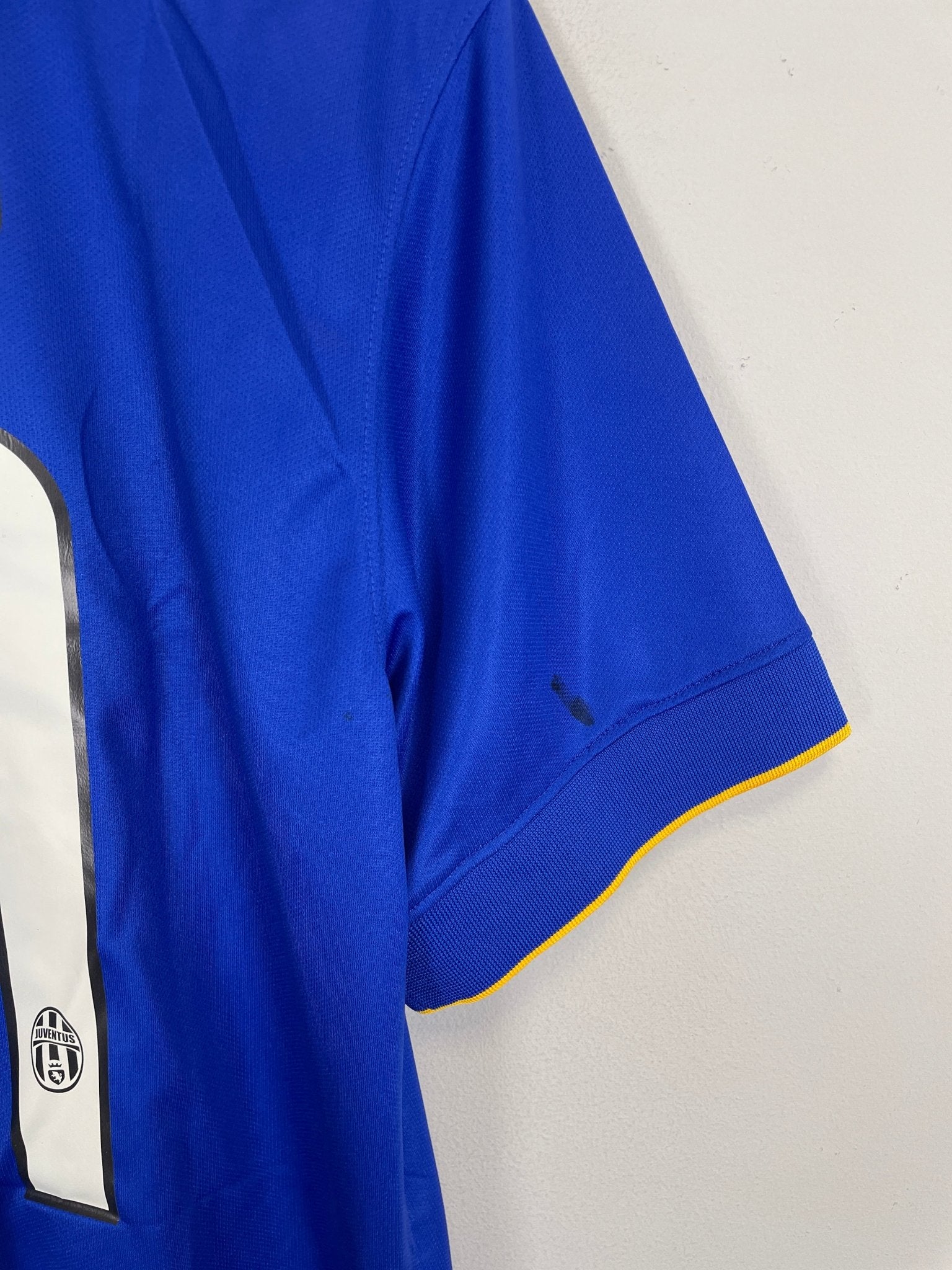 Shop 2013/14 JUVENTUS PIRLO #21 *BNWT* AWAY SHIRT (M) NIKE, classic football shirts, vintage football shirts & retro soccer jerseys at Cult Kits