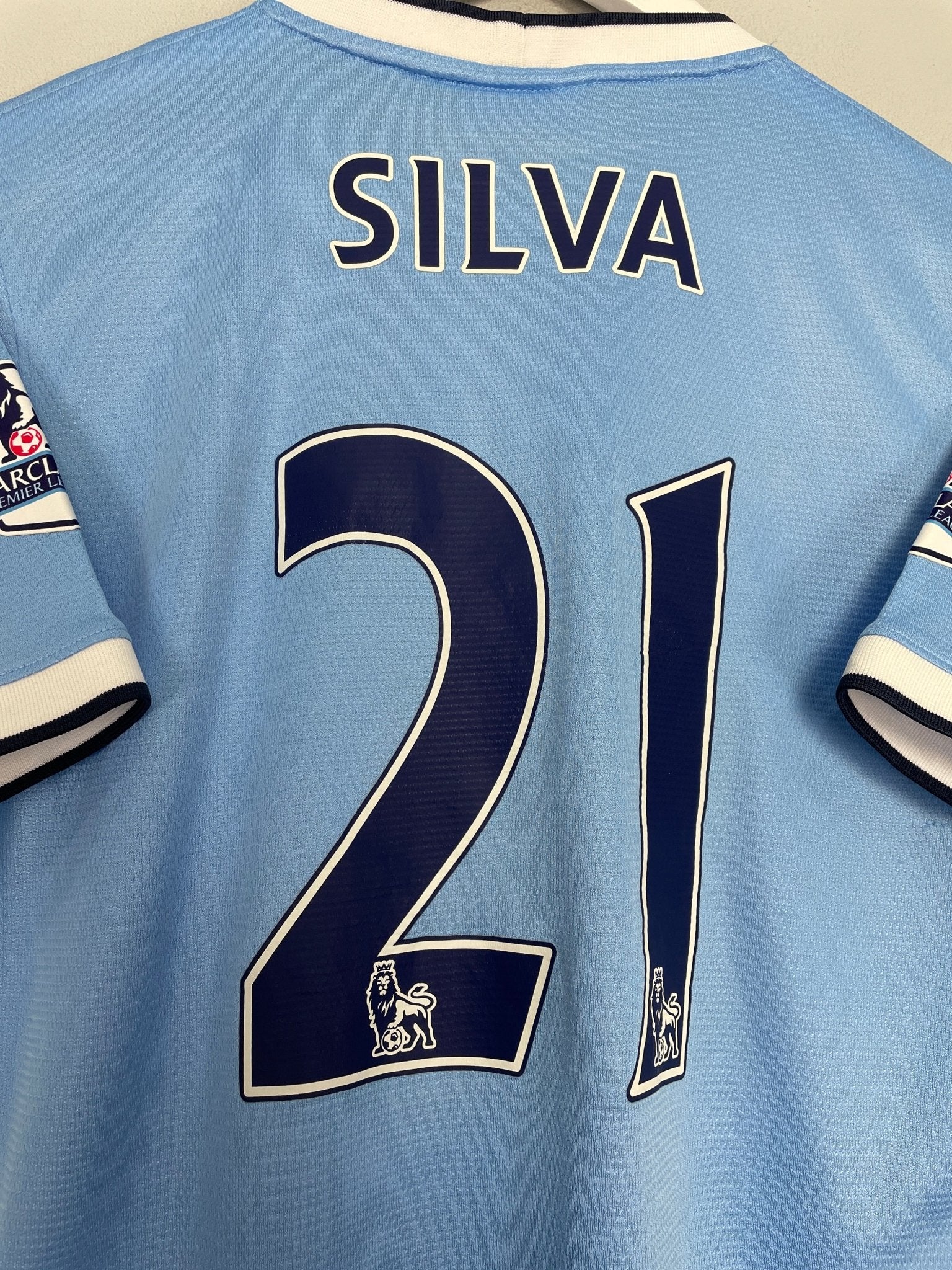 Shop 2013/14 MANCHESTER CITY SILVA #21 HOME SHIRT (M) NIKE, classic football shirts, vintage football shirts & retro soccer jerseys at Cult Kits
