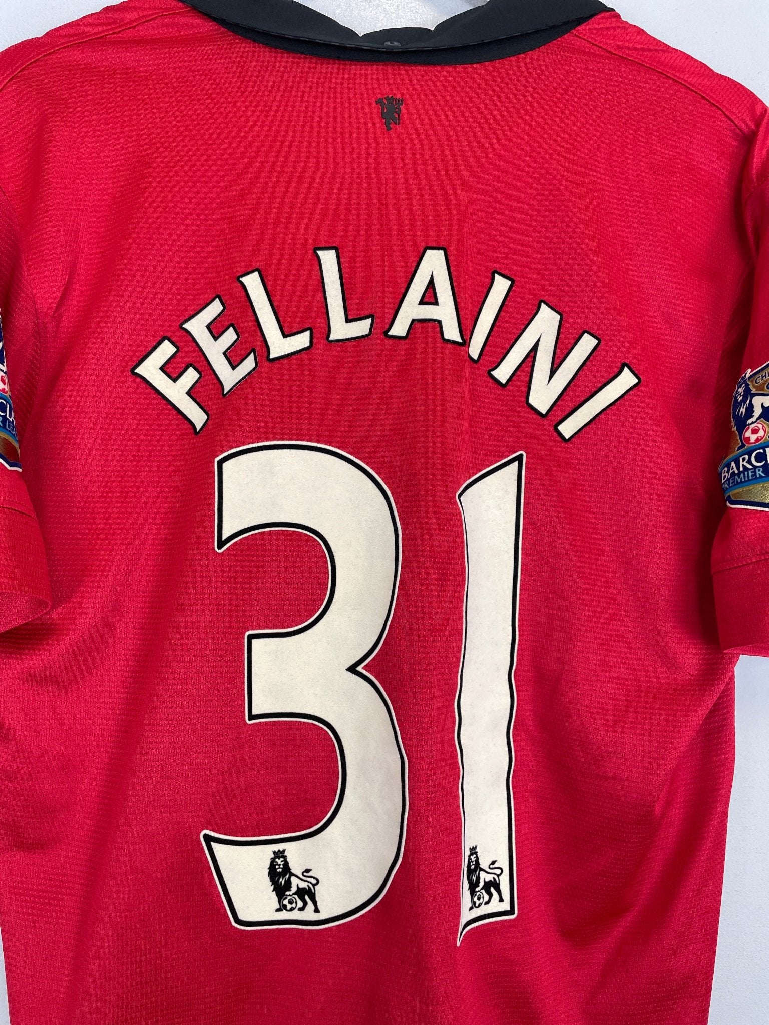 Shop 2013/14 MANCHESTER UNITED FELLAINI #31 HOME SHIRT (L) NIKE, classic football shirts, vintage football shirts & retro soccer jerseys at Cult Kits