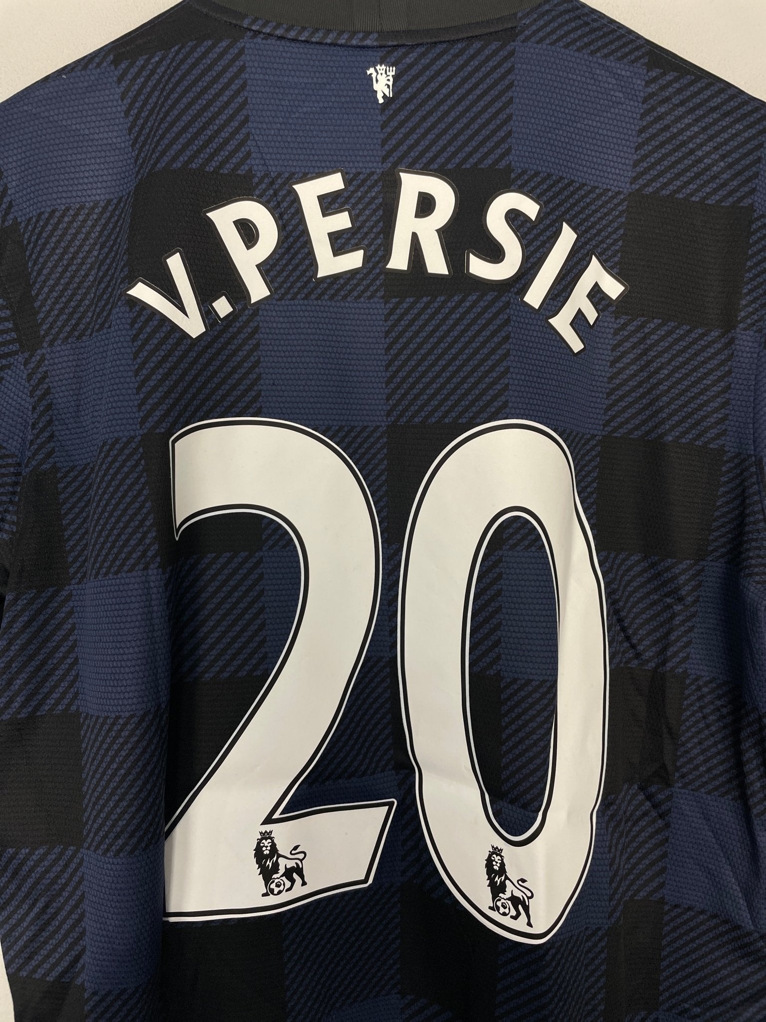 Shop 2013/14 MANCHESTER UNITED V.PERSIE #20 AWAY SHIRT (M) NIKE, classic football shirts, vintage football shirts & retro soccer jerseys at Cult Kits
