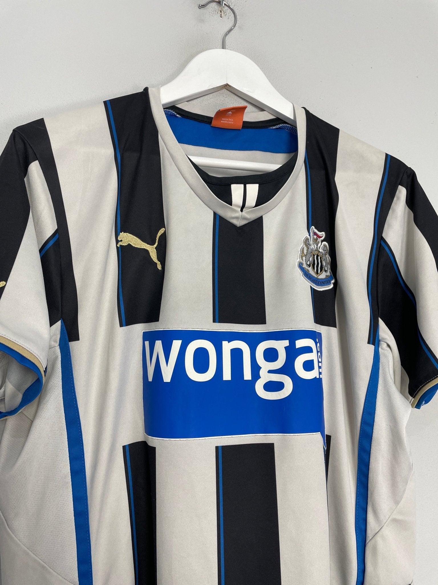 Shop 2013/14 NEWCASTLE UNITED HOME SHIRT (L) PUMA, classic football shirts, vintage football shirts & retro soccer jerseys at Cult Kits