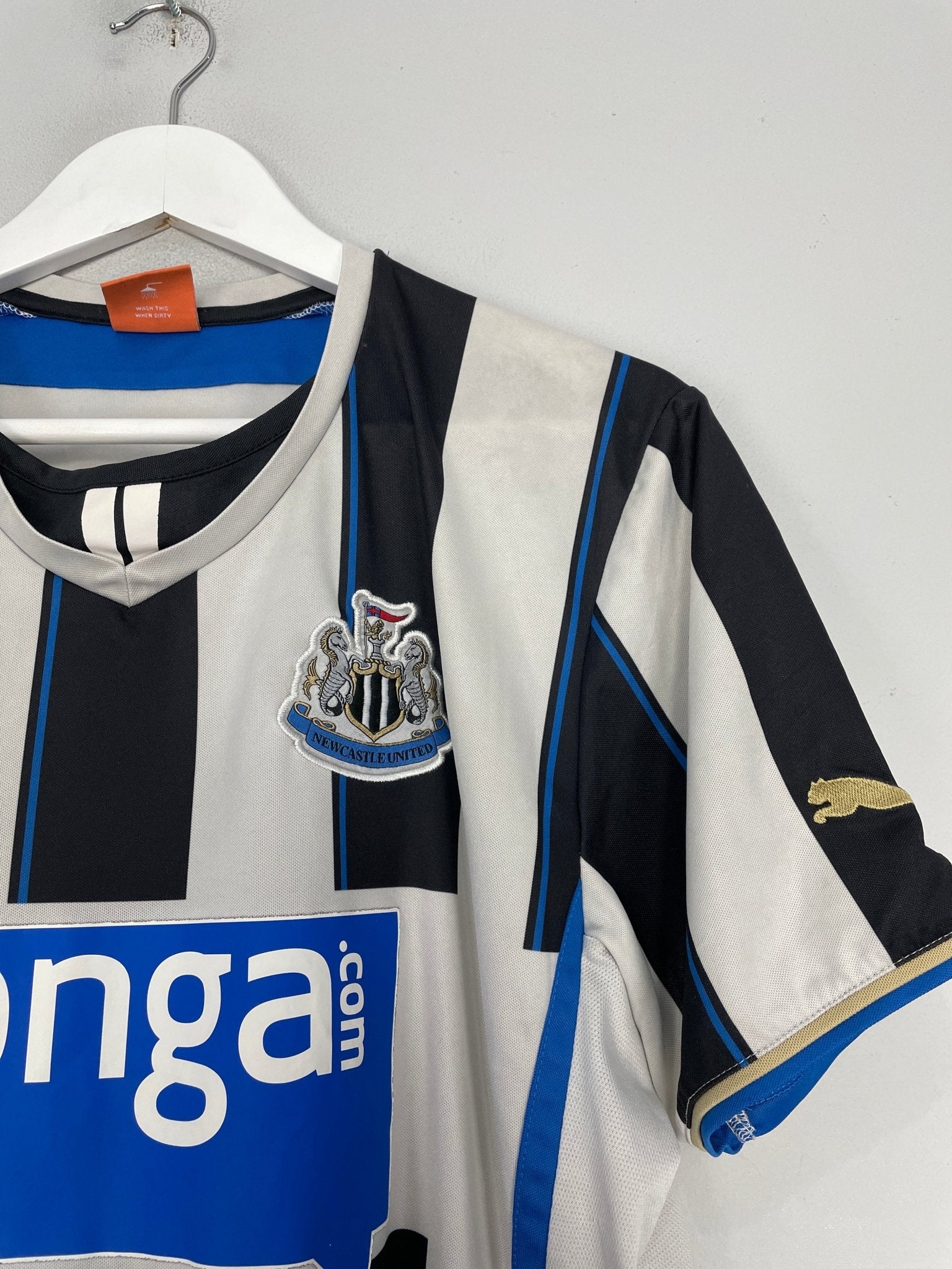 Shop 2013/14 NEWCASTLE UNITED HOME SHIRT (L) PUMA, classic football shirts, vintage football shirts & retro soccer jerseys at Cult Kits