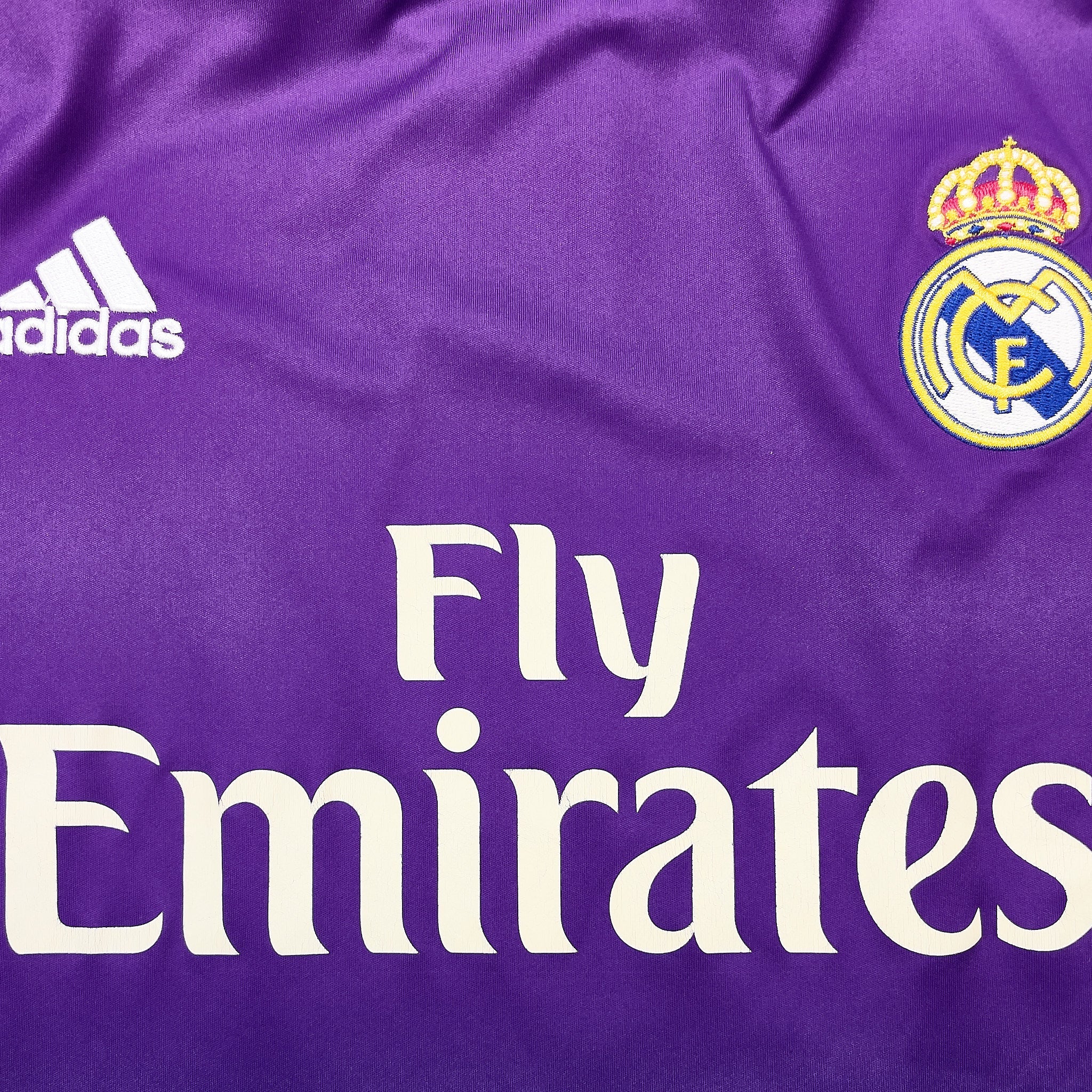 Buy 2013/14 Real Madrid I.Casillas 1 GK Shirt (XXL) Adidas ~ Free worldwide shipping ~ Authentic Vintage Football Shirts from Cult Kits