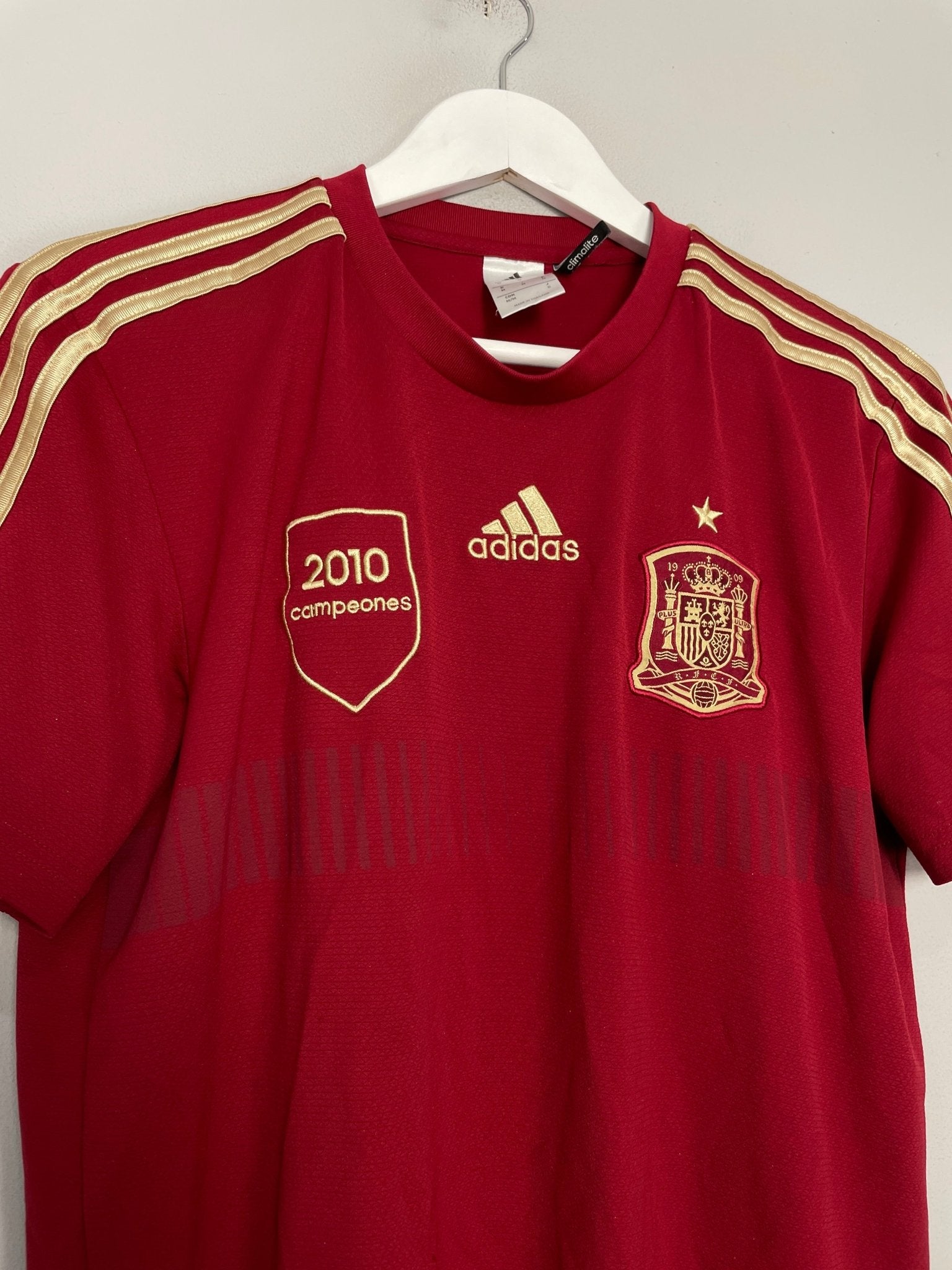 Shop 2013/14 SPAIN 'CAMPEONES' TRAINING SHIRT (M) ADIDAS, classic football shirts, vintage football shirts & retro soccer jerseys at Cult Kits