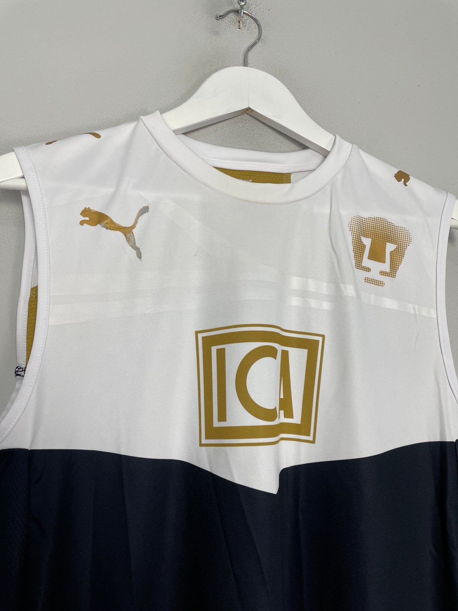 Shop 2013/14 UNAM PUMAS TRAINING VEST (M) PUMA, classic football shirts, vintage football shirts & retro soccer jerseys at Cult Kits