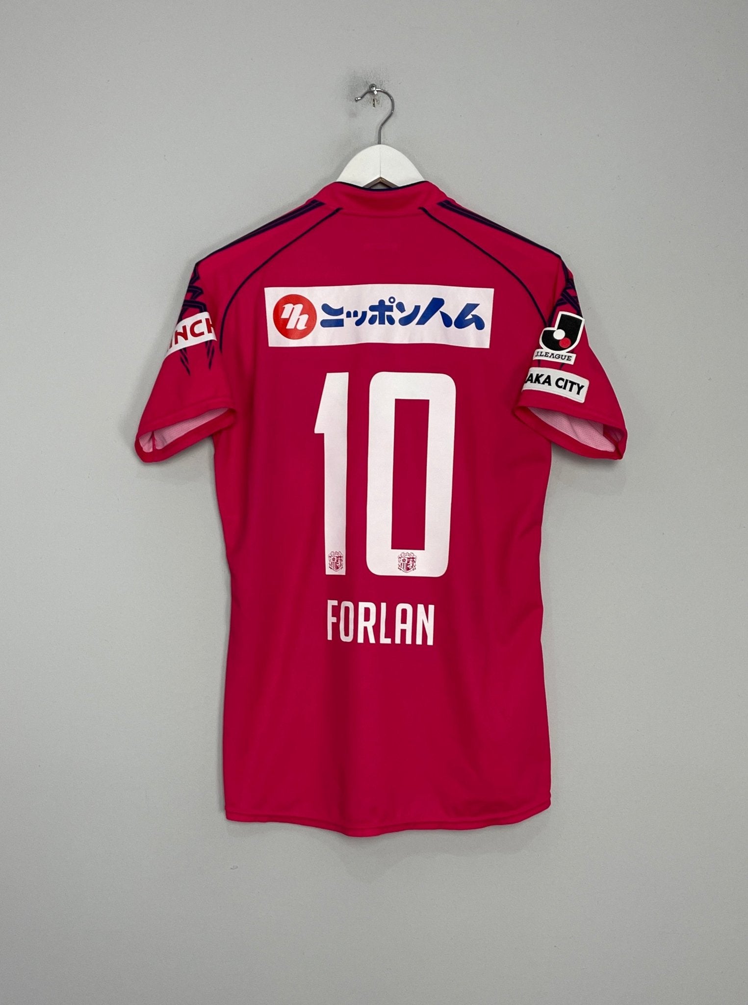 Shop 2014 CEREZO OSAKA FORLAN #10 HOME SHIRT (S) MIZUNO, classic football shirts, vintage football shirts & retro soccer jerseys at Cult Kits