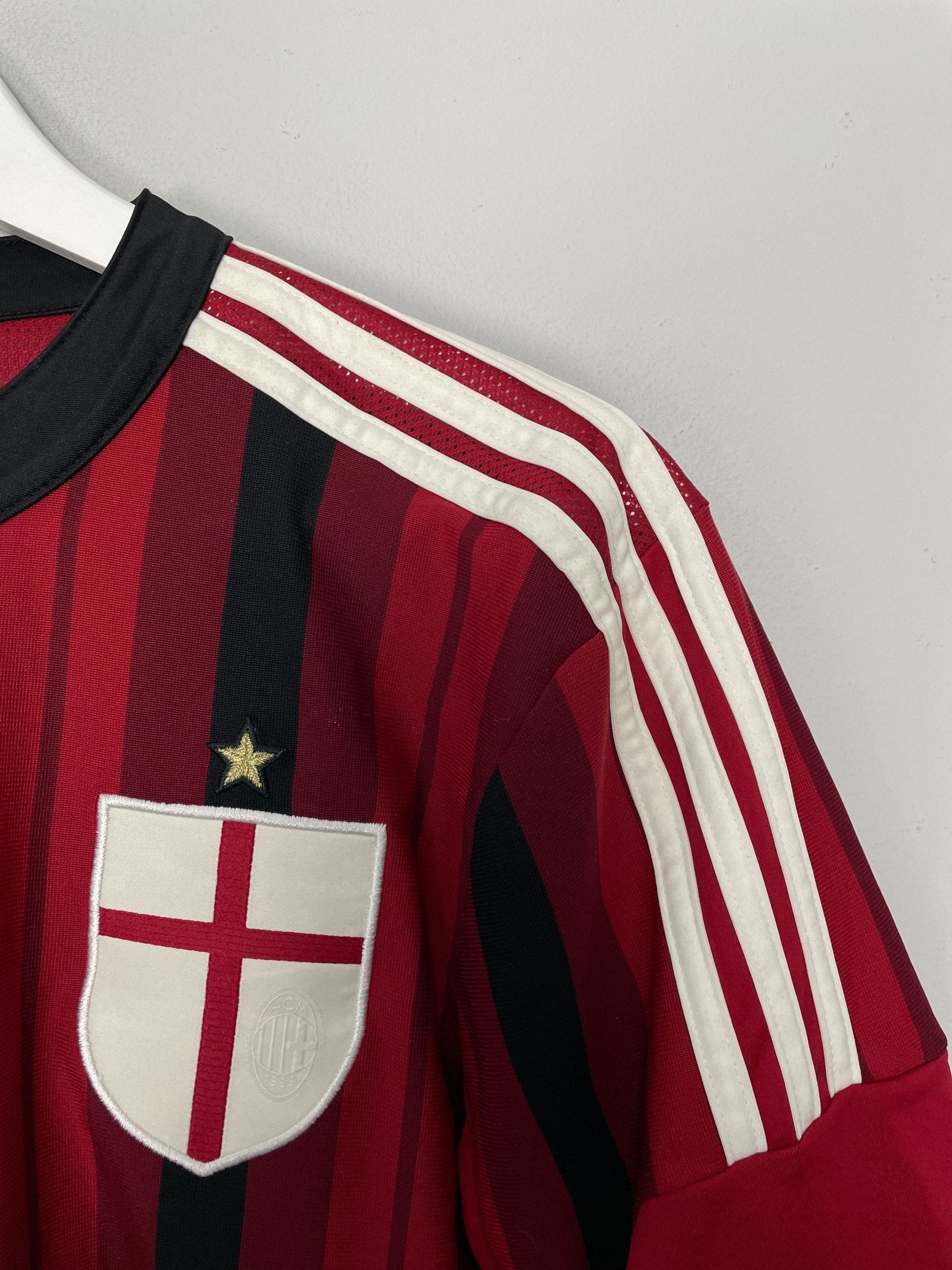 Shop 2014/15 AC MILAN KAKA #22 HOME SHIRT (M) ADIDAS, classic football shirts, vintage football shirts & retro soccer jerseys at Cult Kits