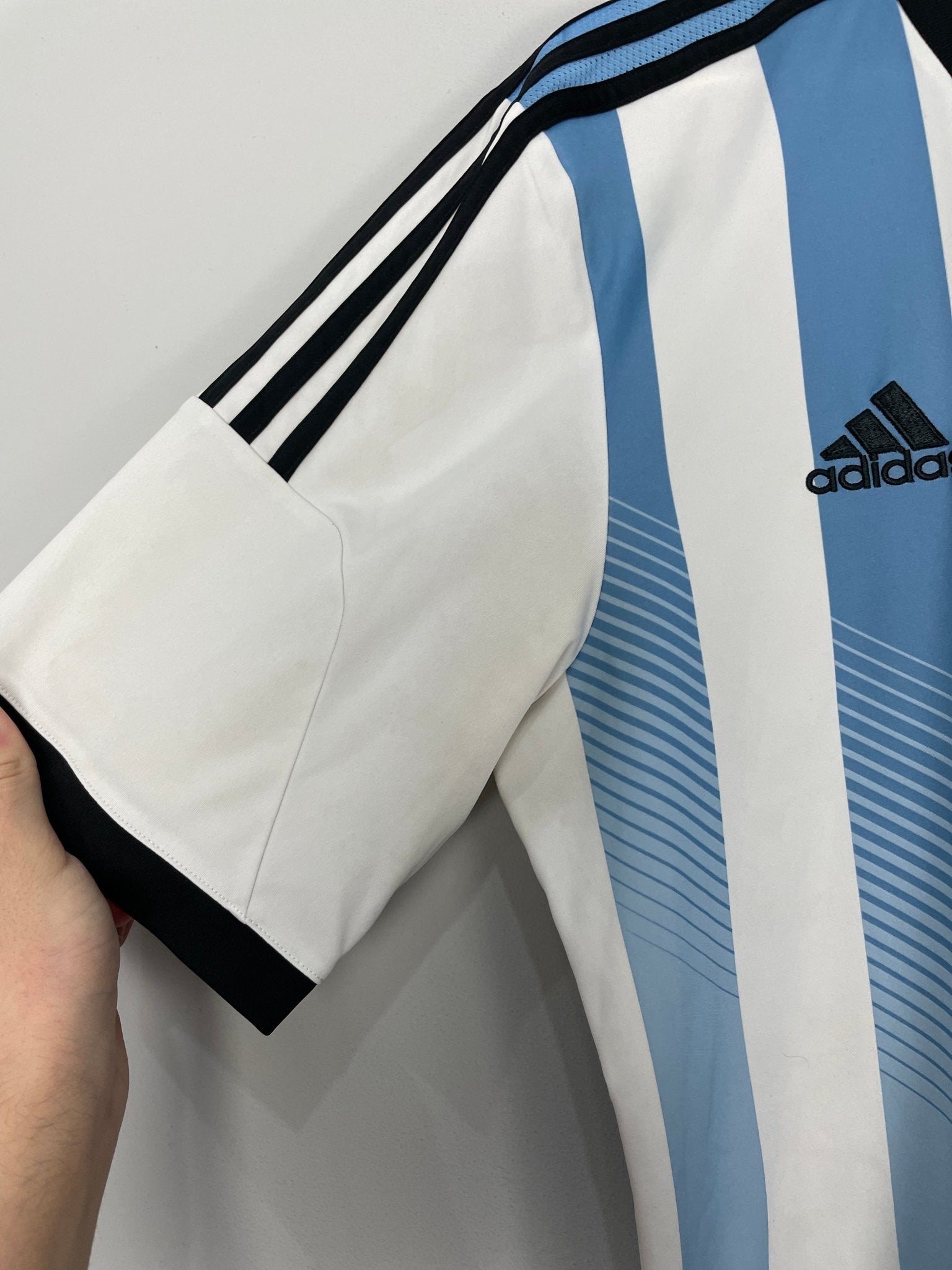Shop 2014/15 ARGENTINA MESSI #10 HOME SHIRT (L) ADIDAS, classic football shirts, vintage football shirts & retro soccer jerseys at Cult Kits