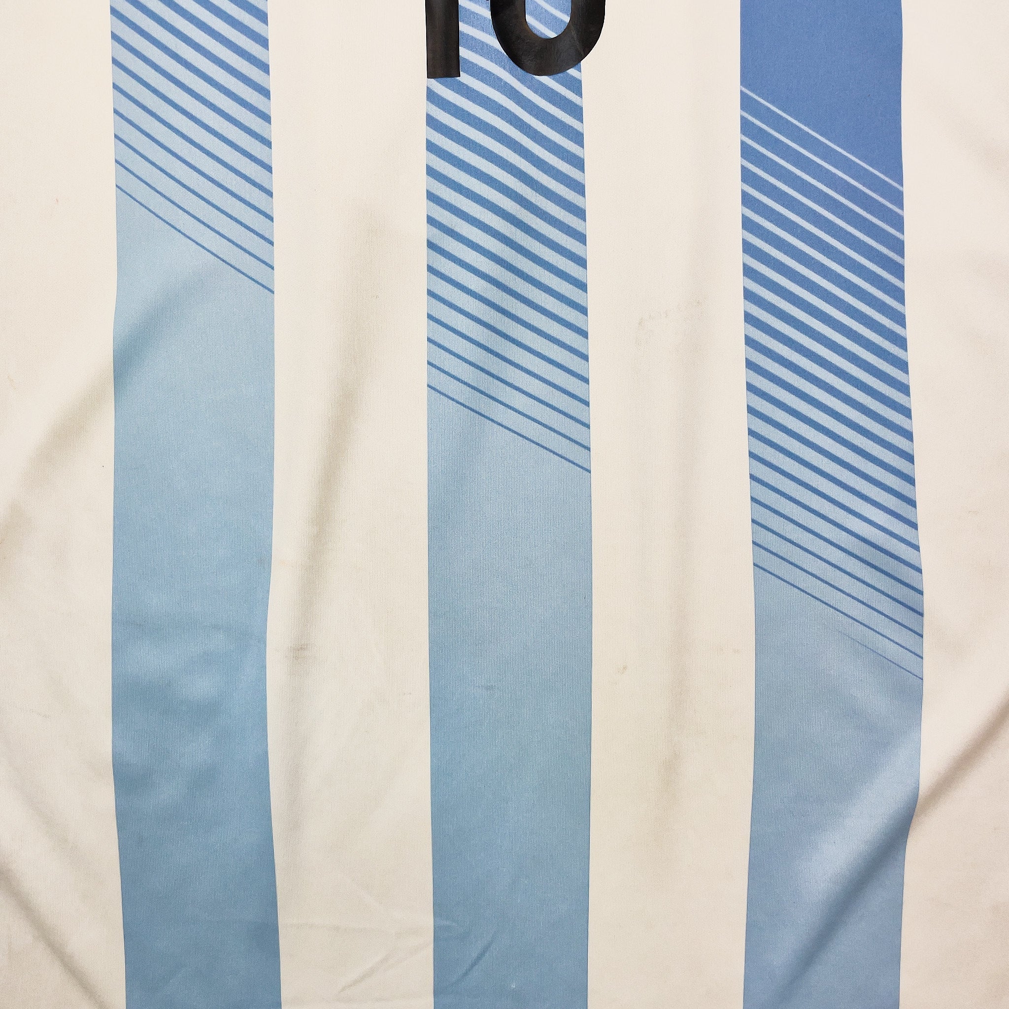 Buy 2014/15 Argentina Messi 10 Home Shirt (L) Adidas ~ Free worldwide shipping ~ Authentic Vintage Football Shirts from Cult Kits