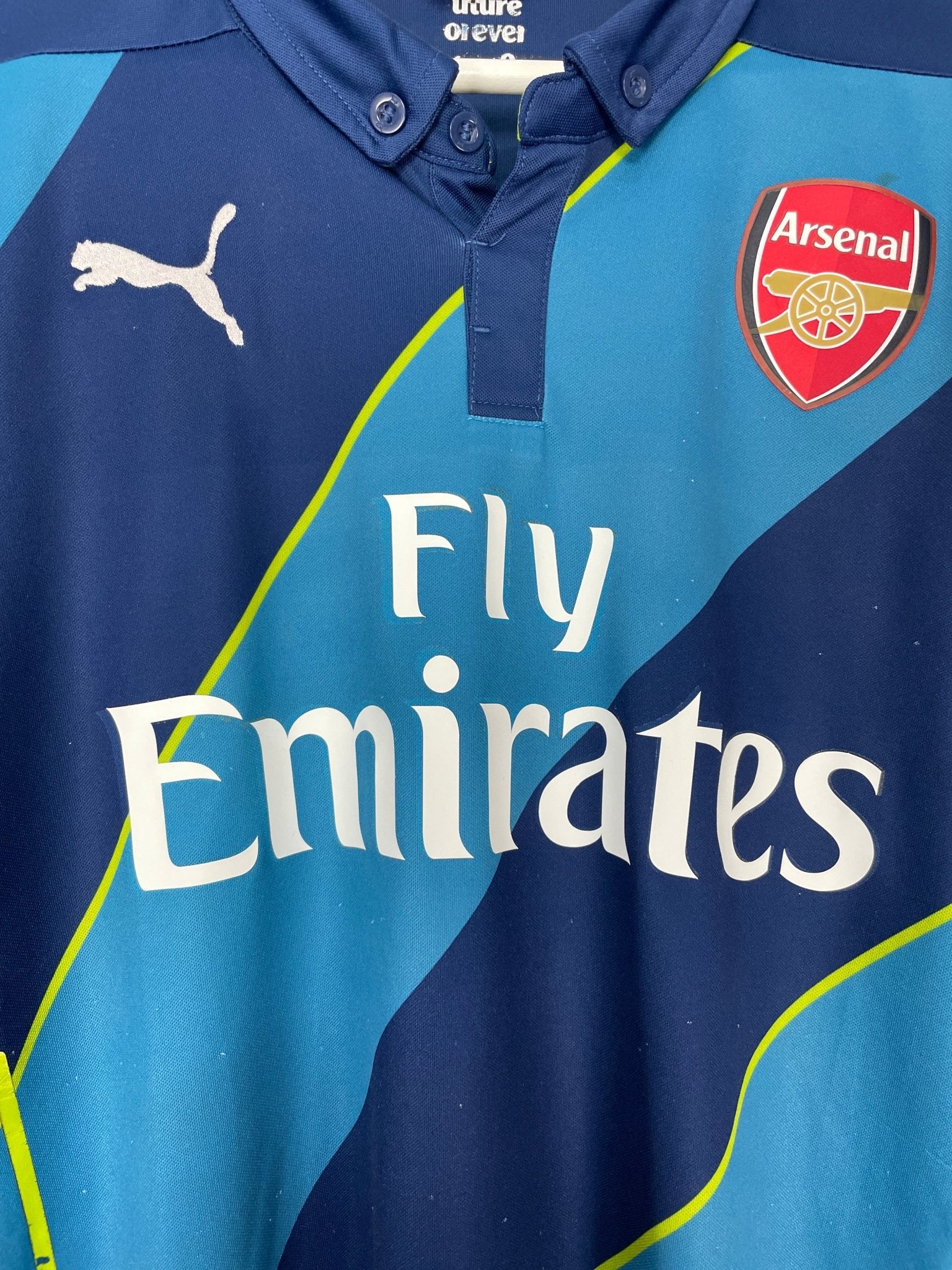 Shop 2014/15 ARSENAL OZIL #11 THIRD SHIRT (M) PUMA, classic football shirts, vintage football shirts & retro soccer jerseys at Cult Kits
