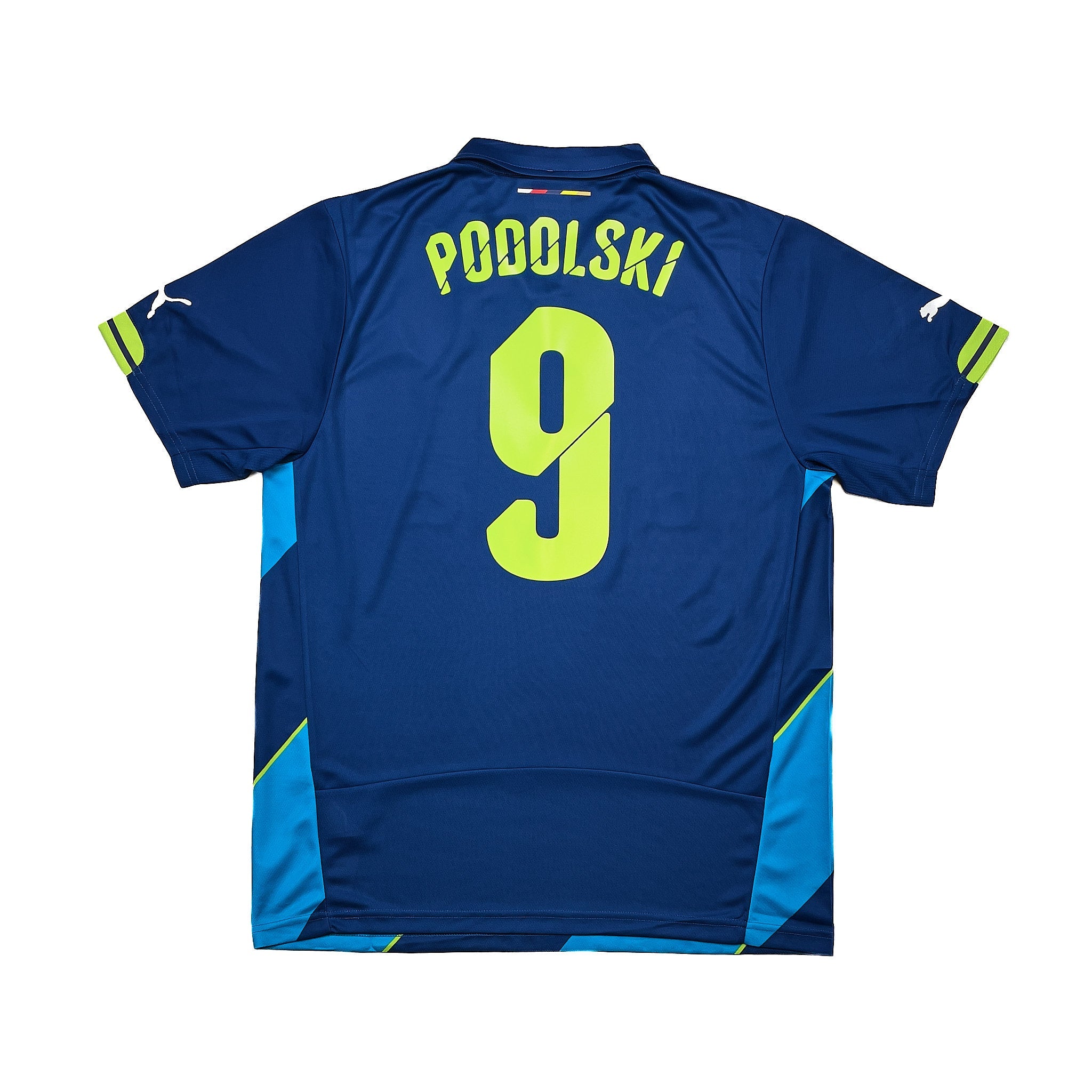 Buy 2014/15 Arsenal Podolski 9 Third Shirt (L) Puma ~ Free worldwide shipping ~ Authentic Vintage Football Shirts from Cult Kits