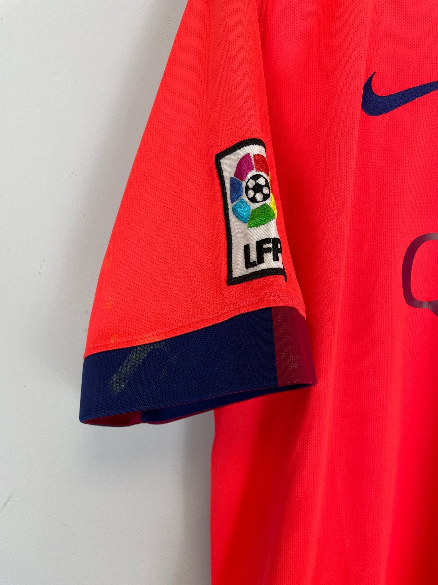 Shop 2014/15 BARCELONA MESSI #10 AWAY SHIRT (XL) NIKE, classic football shirts, vintage football shirts & retro soccer jerseys at Cult Kits