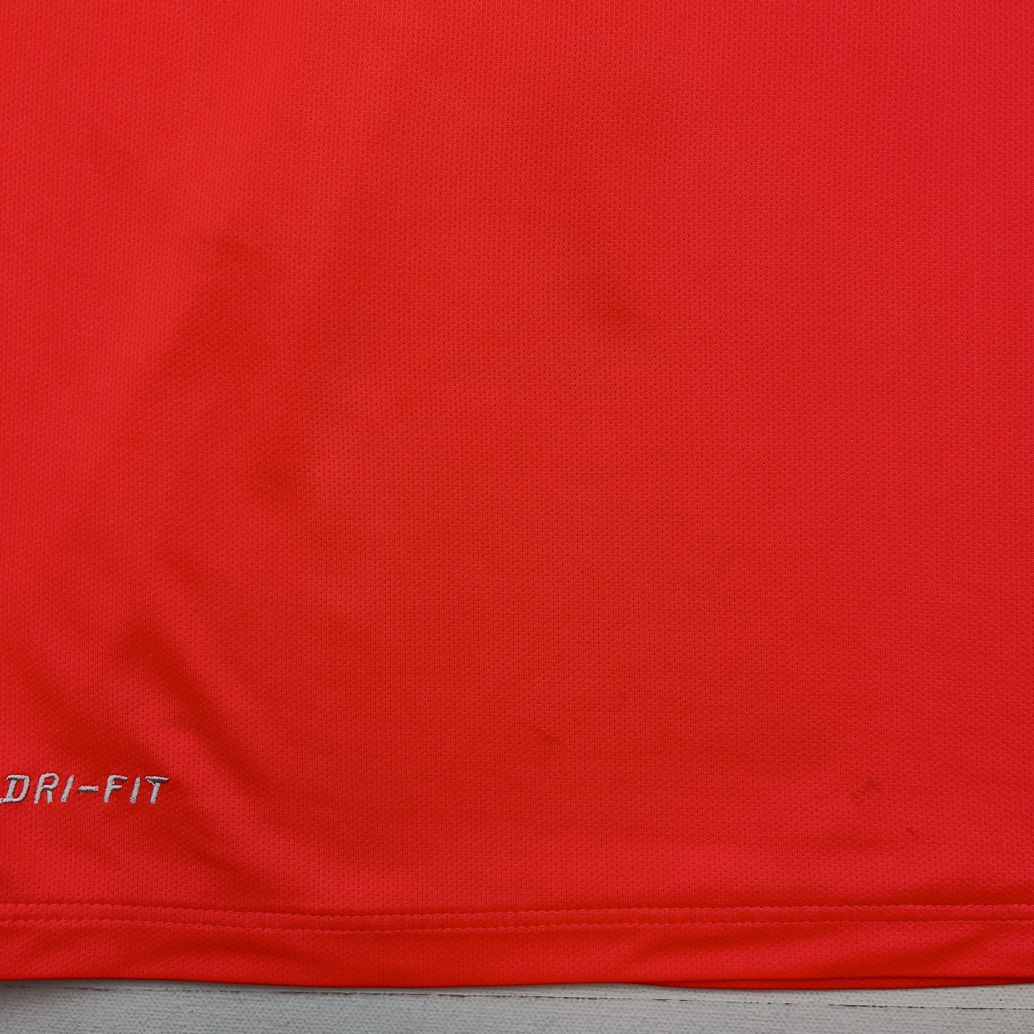 Buy 2014/15 Barcelona Neymar Jr 11 Away Shirt (M) Nike ~ Free worldwide shipping ~ Authentic Vintage Football Shirts from Cult Kits