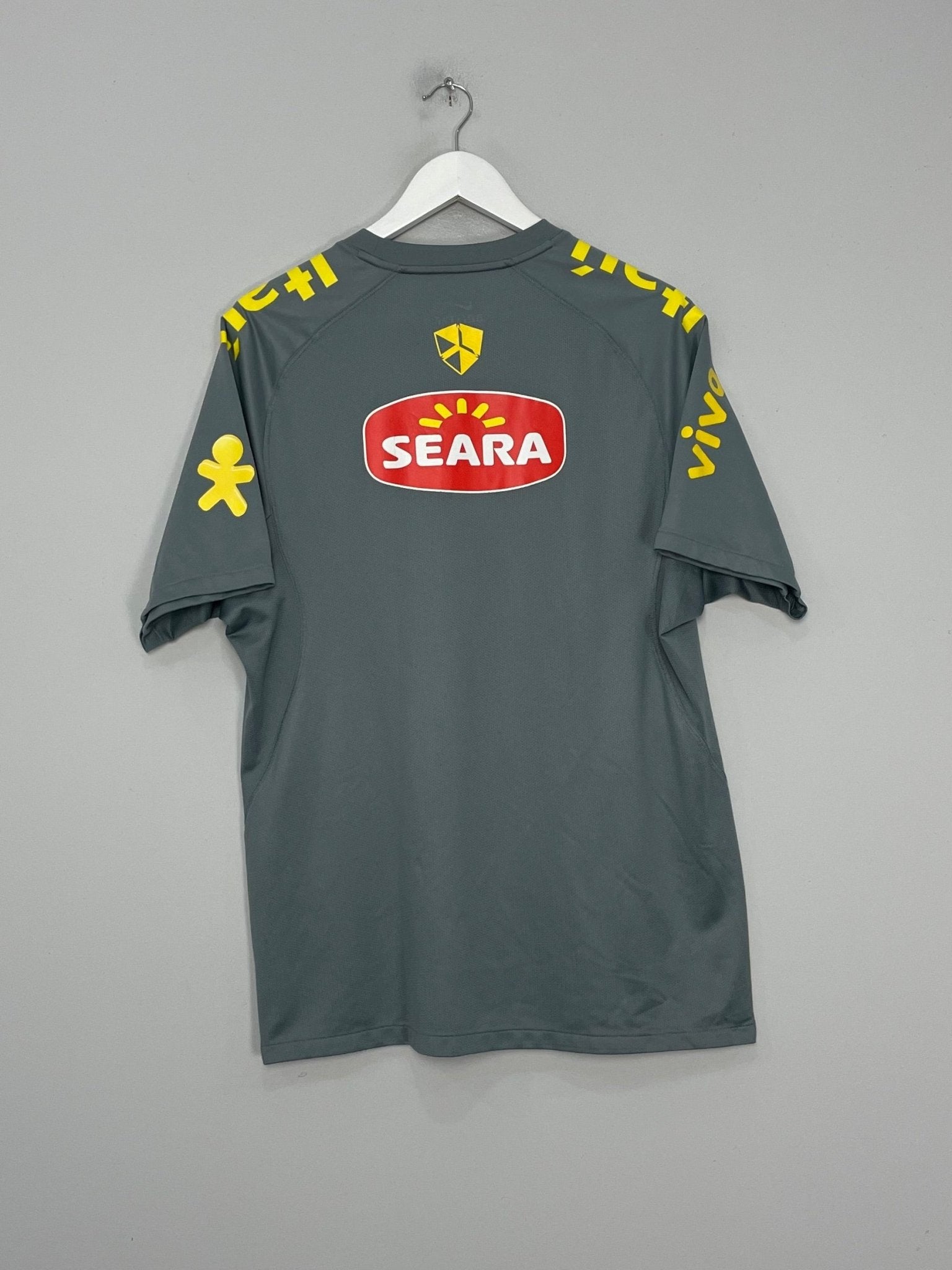 Shop 2014/15 BRAZIL TRAINING SHIRT (L) NIKE, classic football shirts, vintage football shirts & retro soccer jerseys at Cult Kits