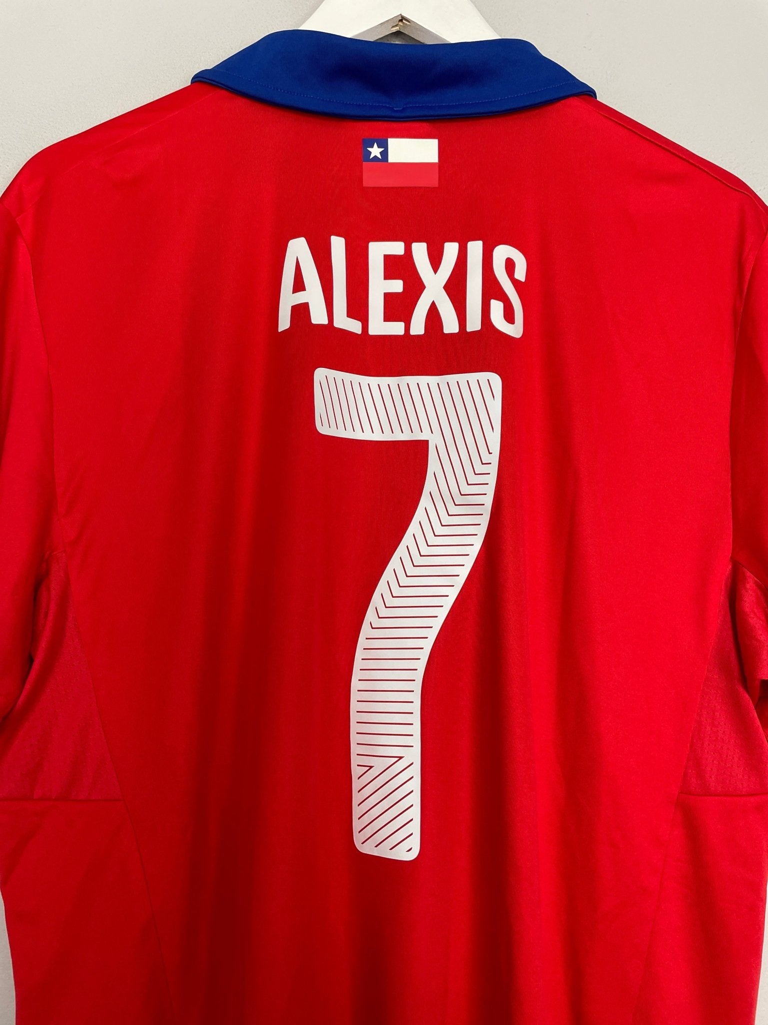 Shop 2014/15 CHILE ALEXIS #7 HOME SHIRT (XL) PUMA, classic football shirts, vintage football shirts & retro soccer jerseys at Cult Kits
