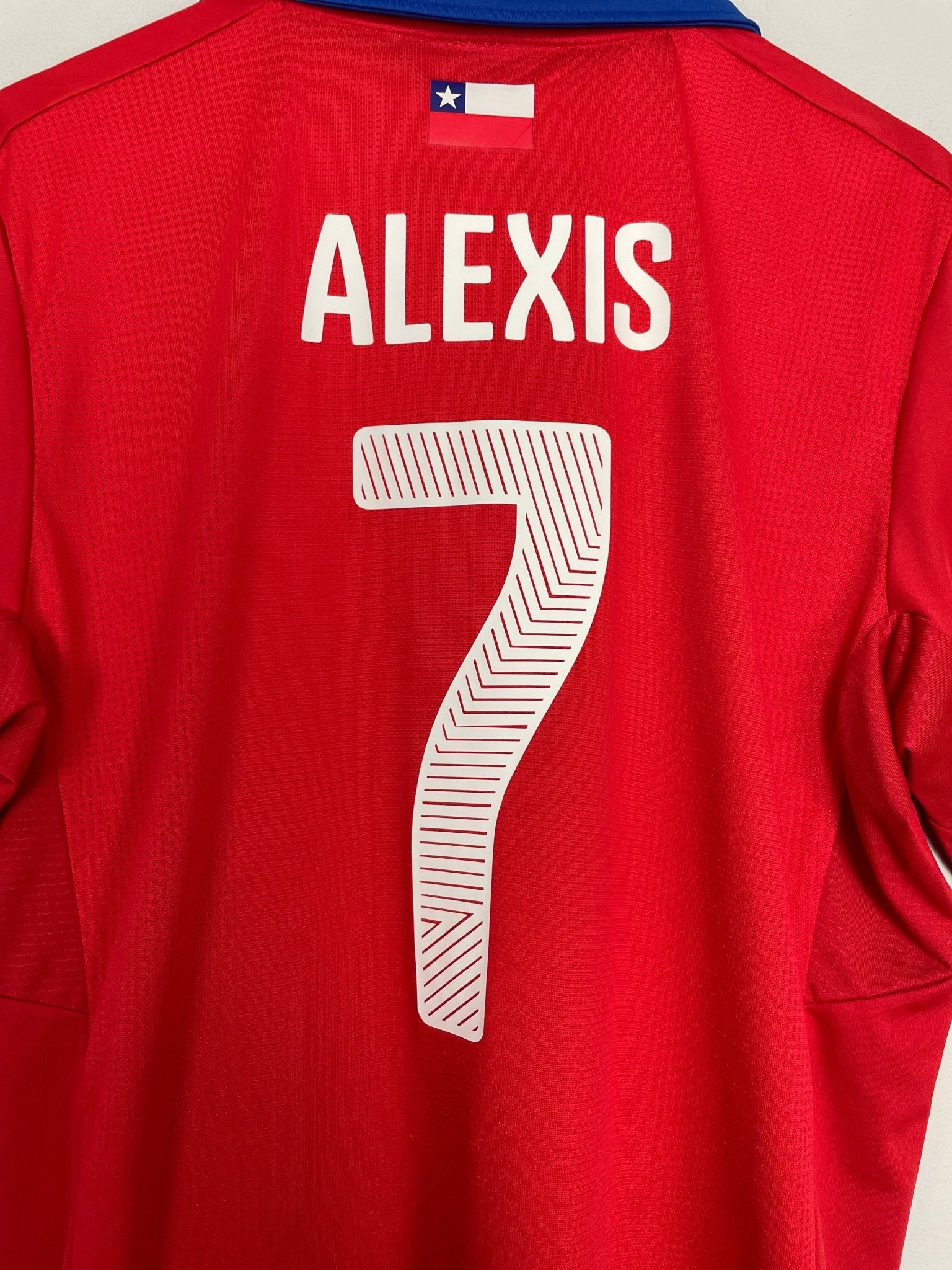 Shop 2014/15 CHILE ALEXIS #7 HOME SHIRT (XL) PUMA, classic football shirts, vintage football shirts & retro soccer jerseys at Cult Kits