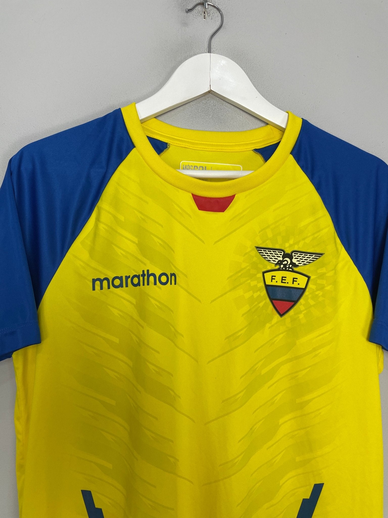 Shop 2014/15 ECUADOR HOME SHIRT (M) MARATHON, classic football shirts, vintage football shirts & retro soccer jerseys at Cult Kits