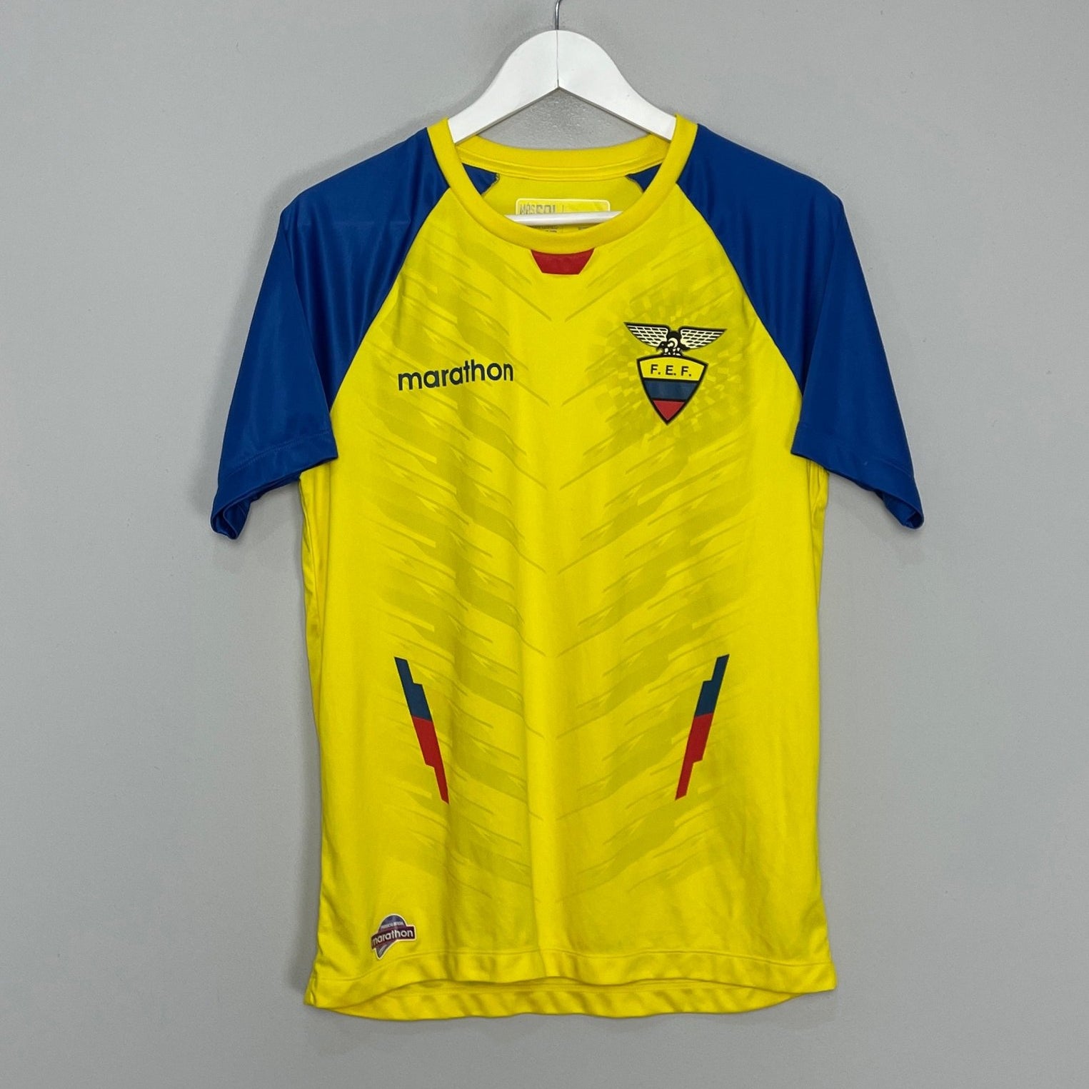 Shop 2014/15 ECUADOR HOME SHIRT (M) MARATHON, classic football shirts, vintage football shirts & retro soccer jerseys at Cult Kits