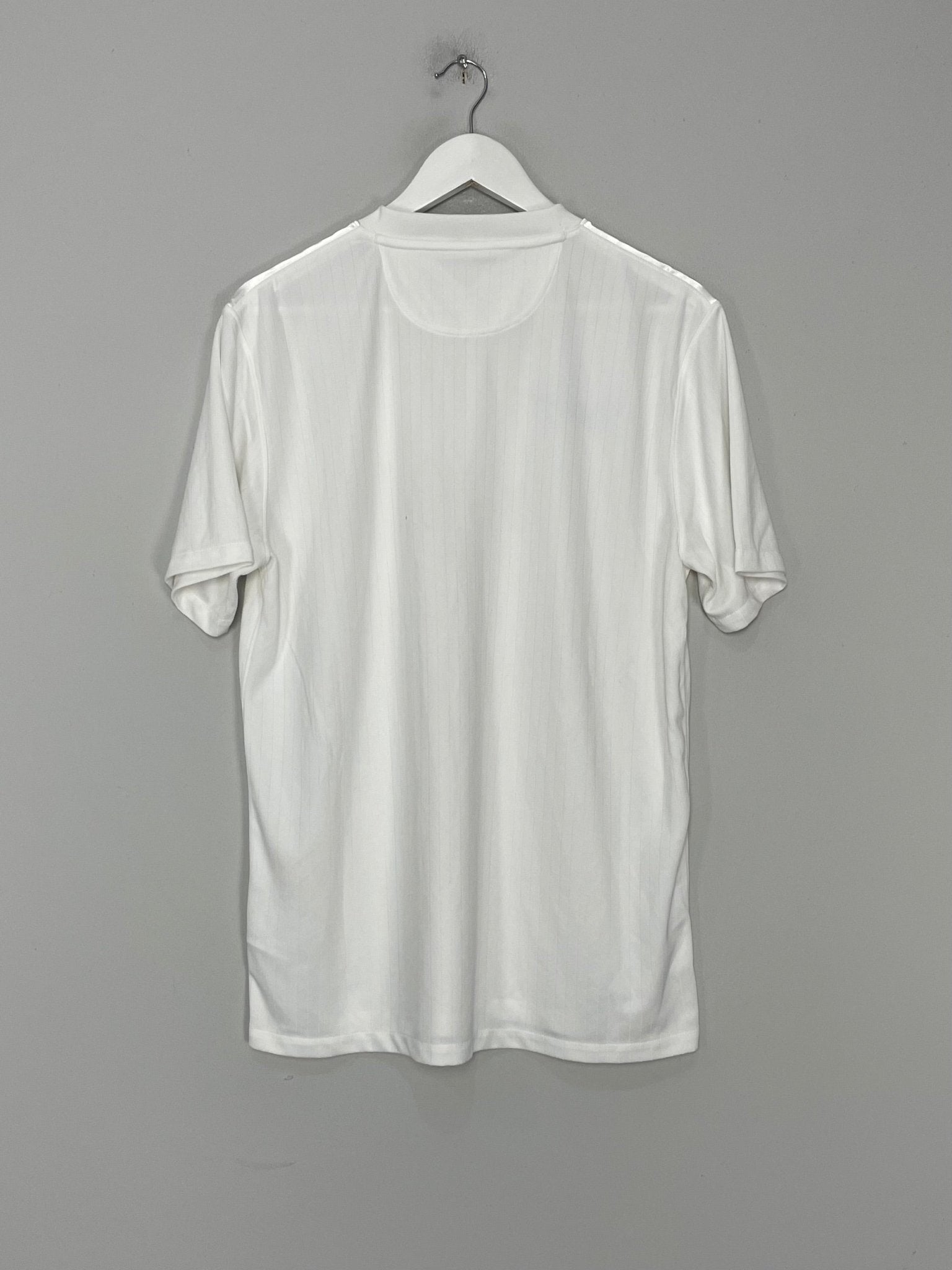 Shop 2014/15 ENGLAND HOME SHIRT (L) NIKE, classic football shirts, vintage football shirts & retro soccer jerseys at Cult Kits