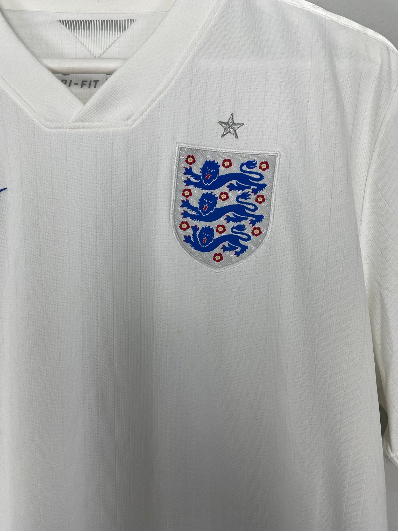 Shop 2014/15 ENGLAND HOME SHIRT (L) NIKE, classic football shirts, vintage football shirts & retro soccer jerseys at Cult Kits