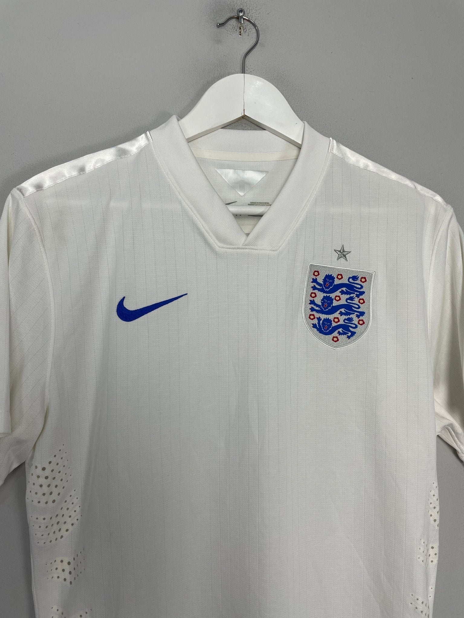 Shop 2014/15 ENGLAND *PLAYER ISSUE* HOME SHIRT (L) NIKE, classic football shirts, vintage football shirts & retro soccer jerseys at Cult Kits