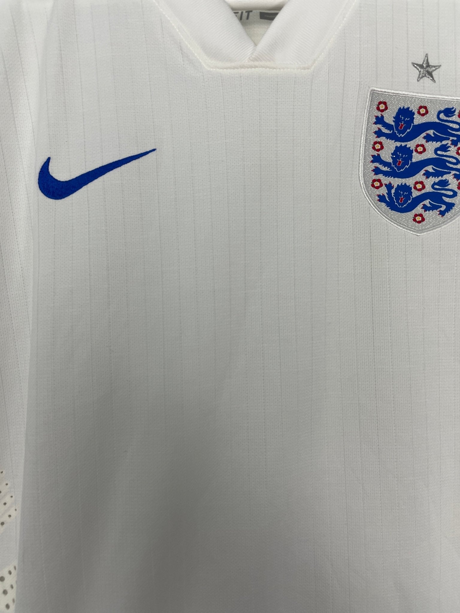 Shop 2014/15 ENGLAND *PLAYER ISSUE* HOME SHIRT (L) NIKE, classic football shirts, vintage football shirts & retro soccer jerseys at Cult Kits