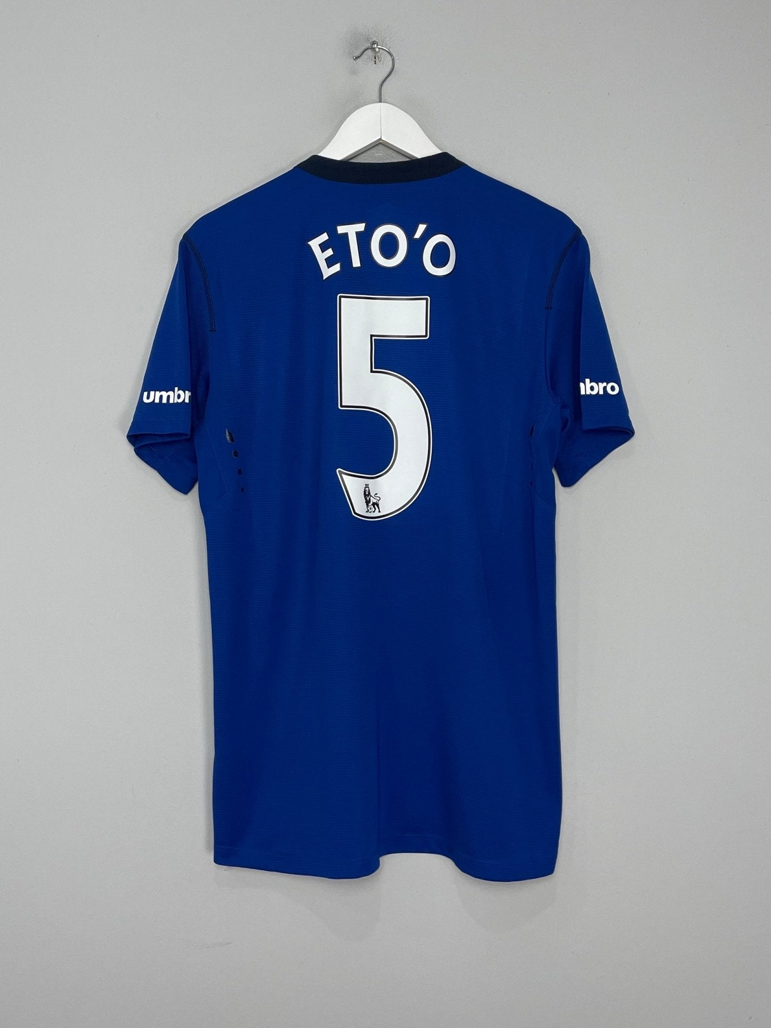 Shop 2014/15 EVERTON ETO'O #5 HOME SHIRT (L) UMBRO, classic football shirts, vintage football shirts & retro soccer jerseys at Cult Kits