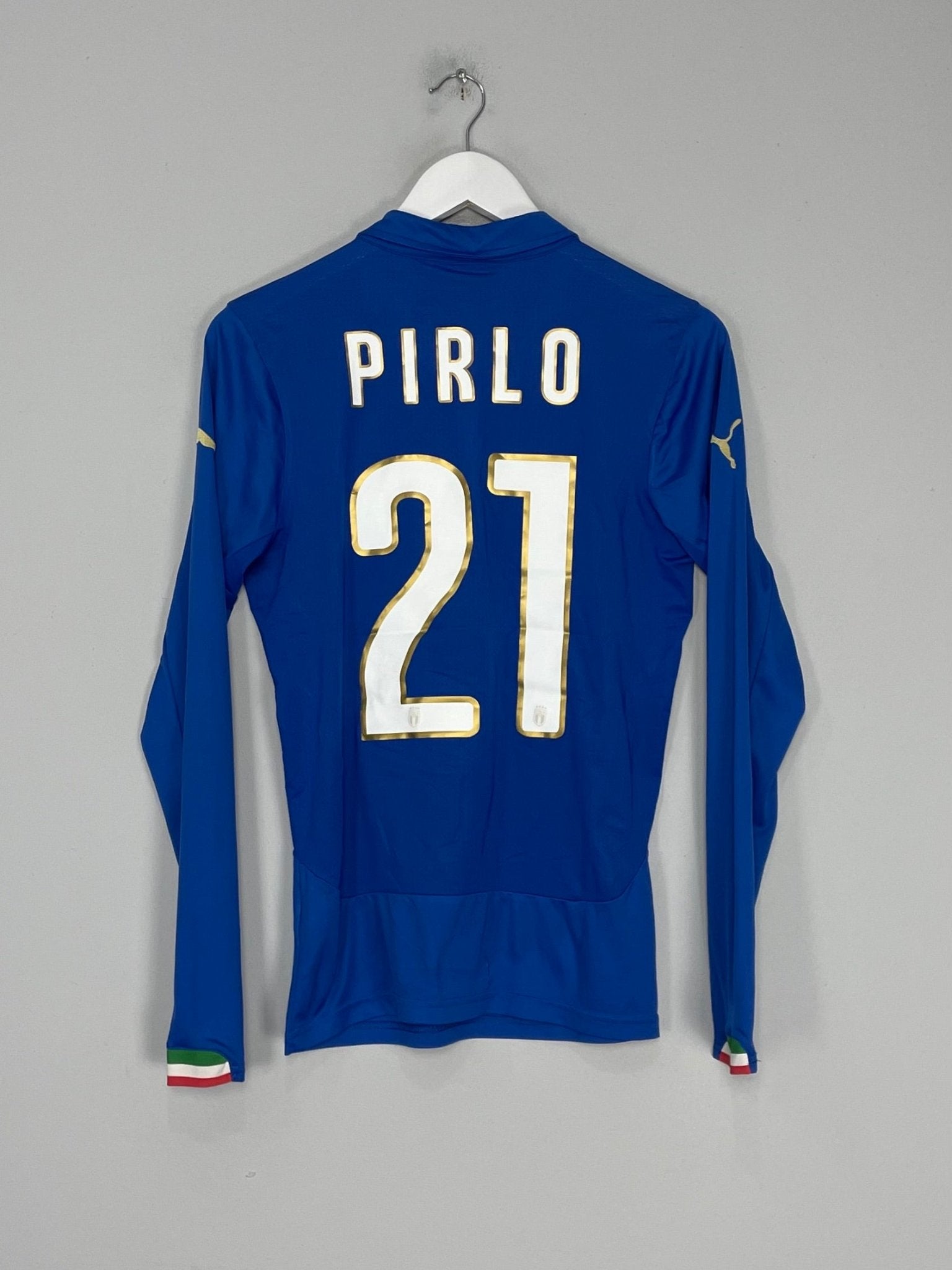 Shop 2014/15 ITALY PIRLO #21 L/S HOME SHIRT (S) PUMA, classic football shirts, vintage football shirts & retro soccer jerseys at Cult Kits