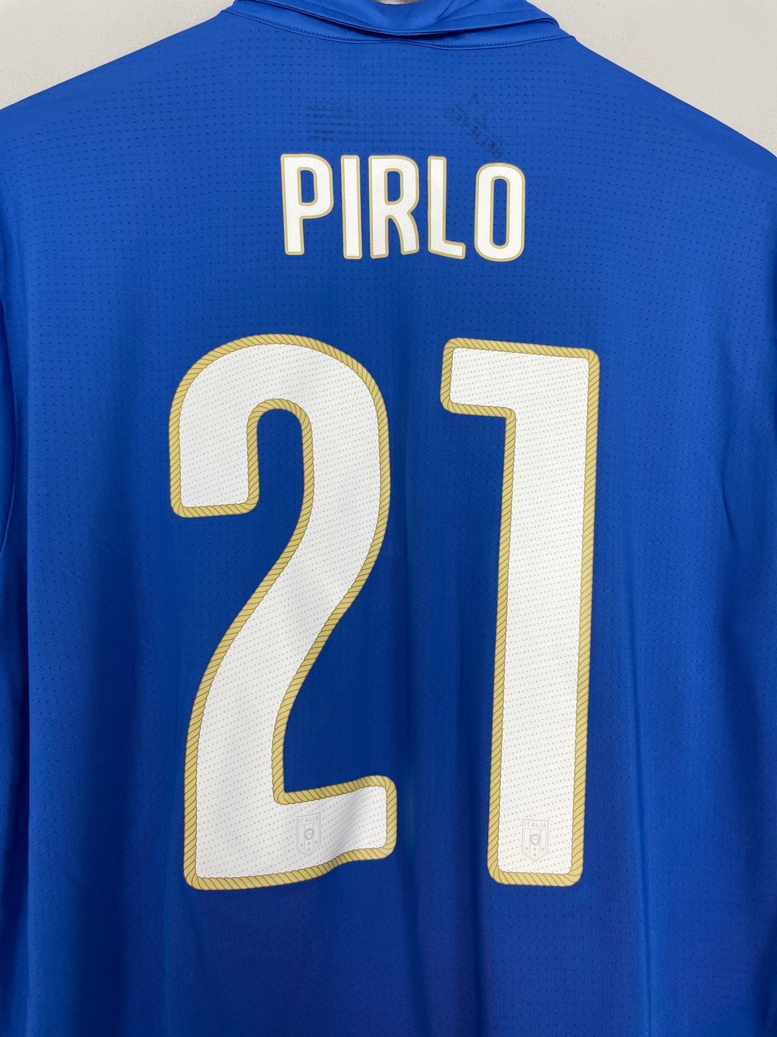 Shop 2014/15 ITALY PIRLO #21 L/S HOME SHIRT (XL) PUMA, classic football shirts, vintage football shirts & retro soccer jerseys at Cult Kits