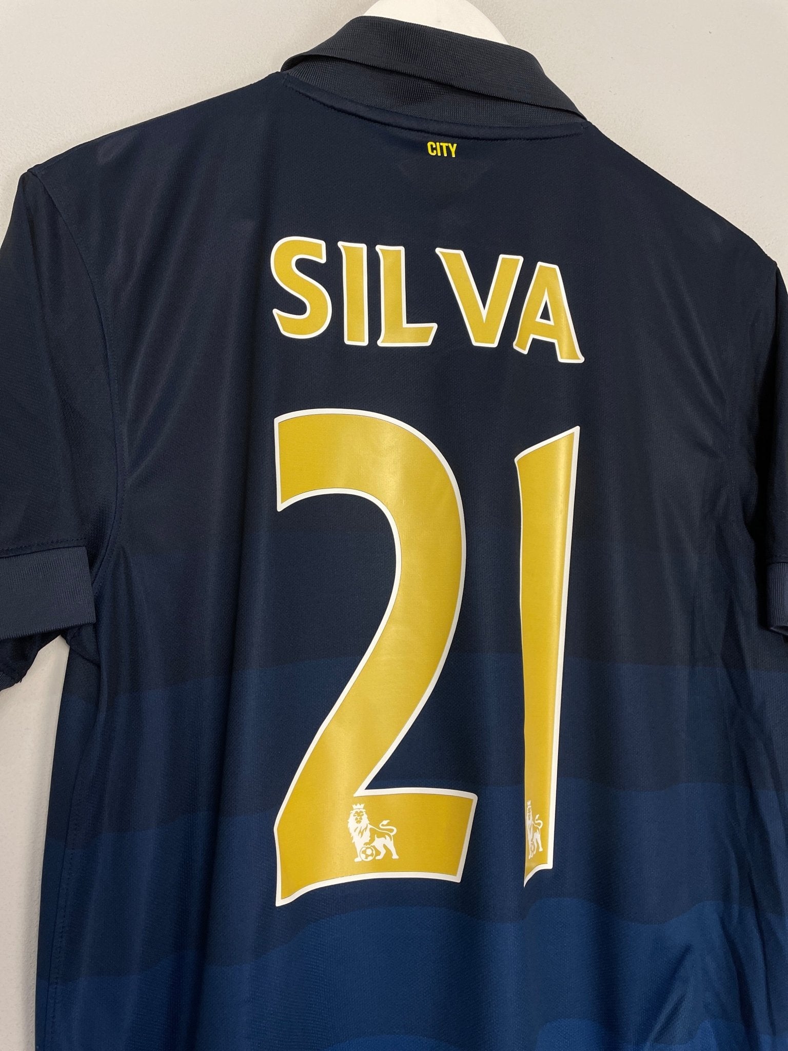 Shop 2014/15 MANCHESTER CITY SILVA #21 AWAY SHIRT (M) NIKE, classic football shirts, vintage football shirts & retro soccer jerseys at Cult Kits