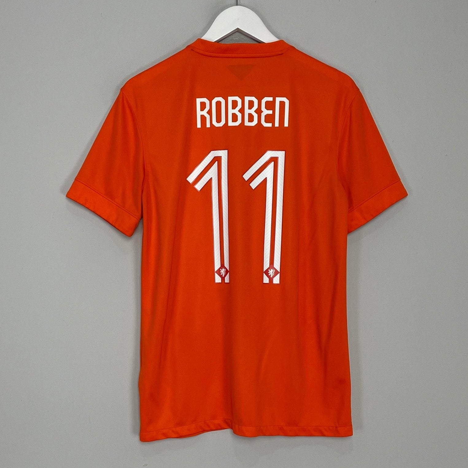 Shop 2014/15 NETHERLANDS ROBBEN #11 HOME SHIRT (M) NIKE, classic football shirts, vintage football shirts & retro soccer jerseys at Cult Kits