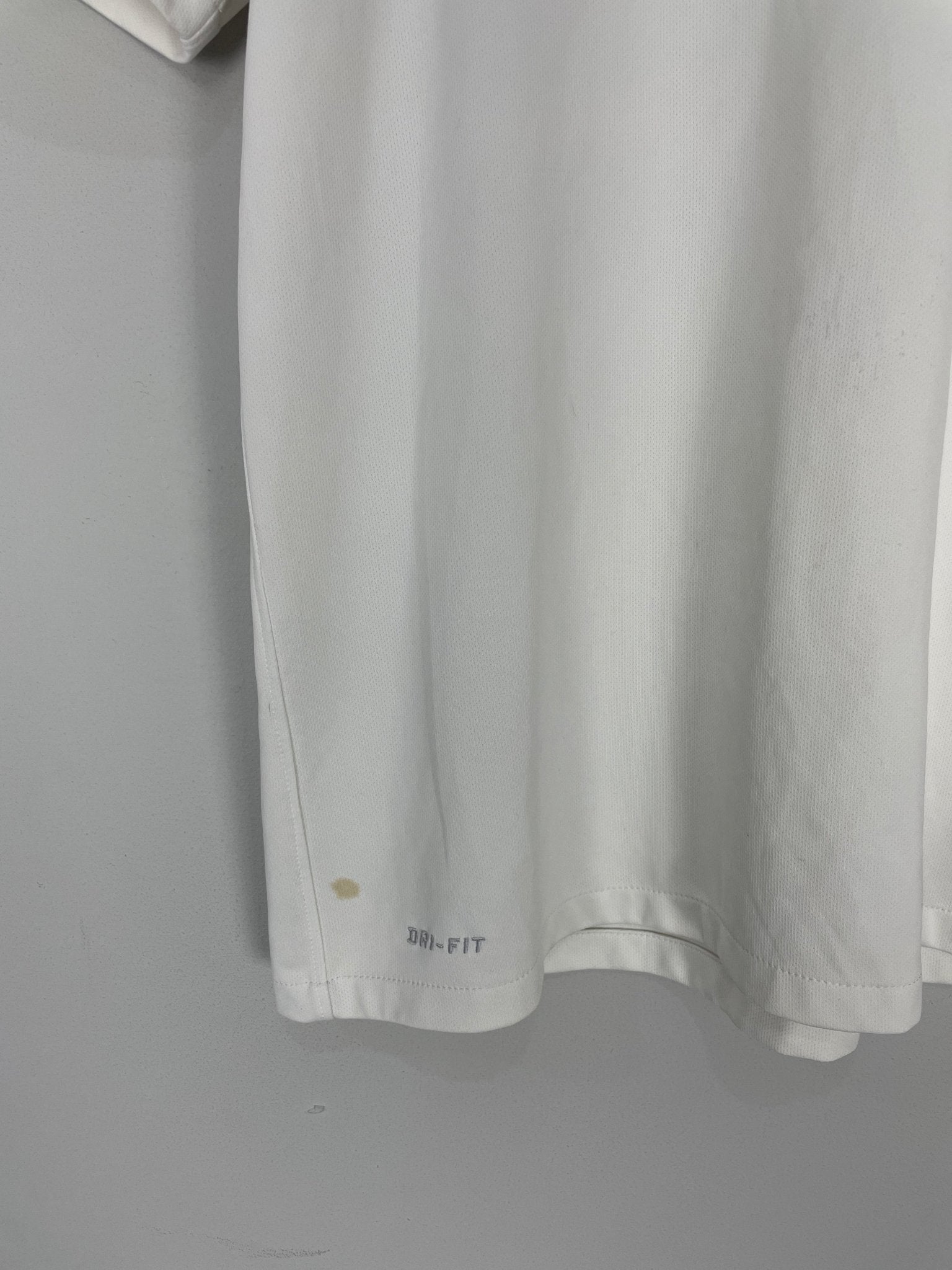 Shop 2014/15 SOUTH KOREA AWAY SHIRT (M) NIKE, classic football shirts, vintage football shirts & retro soccer jerseys at Cult Kits
