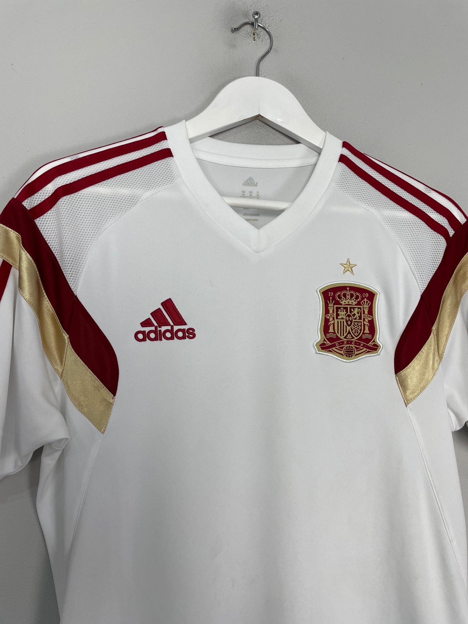 Shop 2014/15 SPAIN TRAINING SHIRT (M) ADIDAS, classic football shirts, vintage football shirts & retro soccer jerseys at Cult Kits