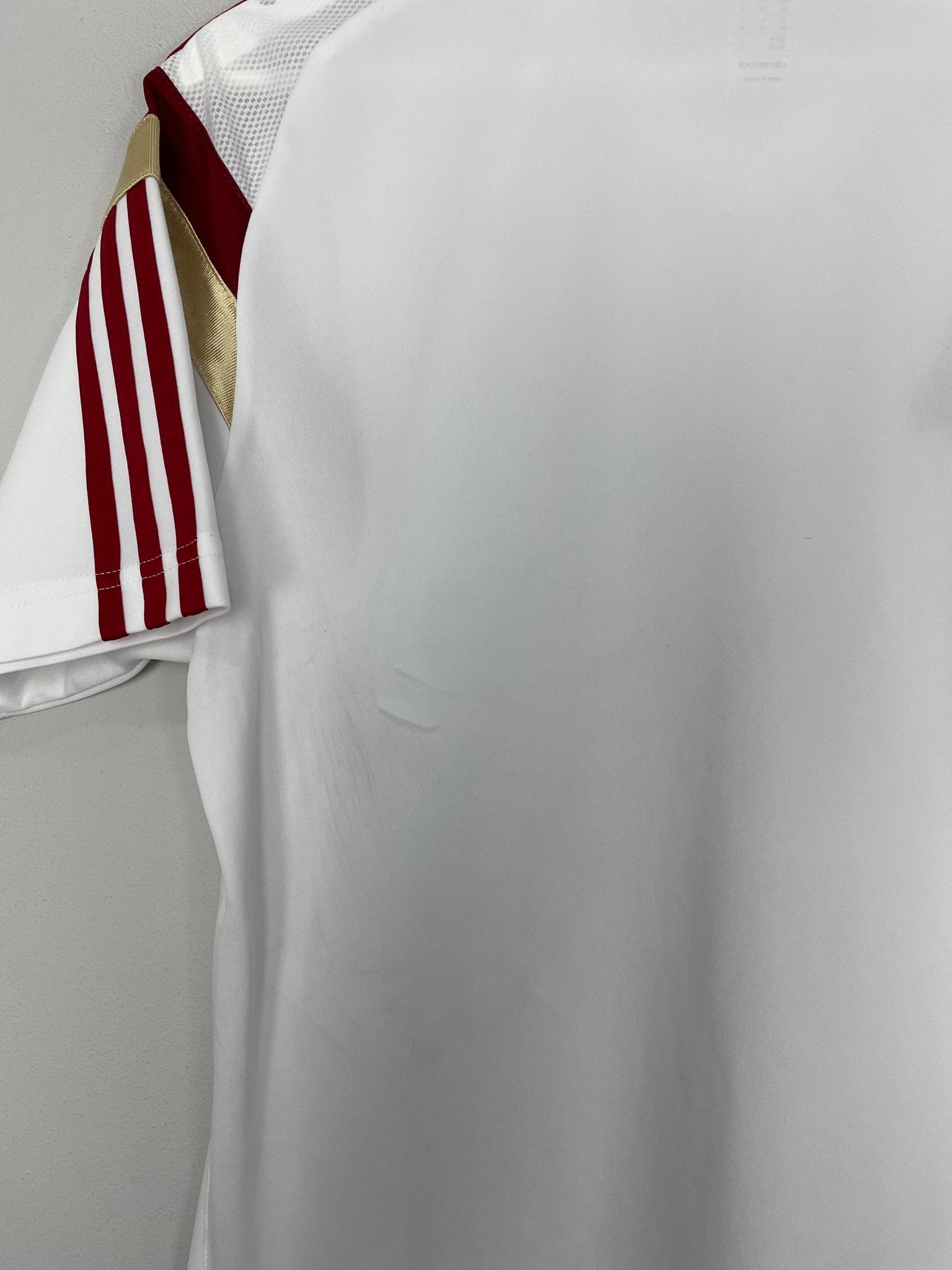 Shop 2014/15 SPAIN TRAINING SHIRT (M) ADIDAS, classic football shirts, vintage football shirts & retro soccer jerseys at Cult Kits