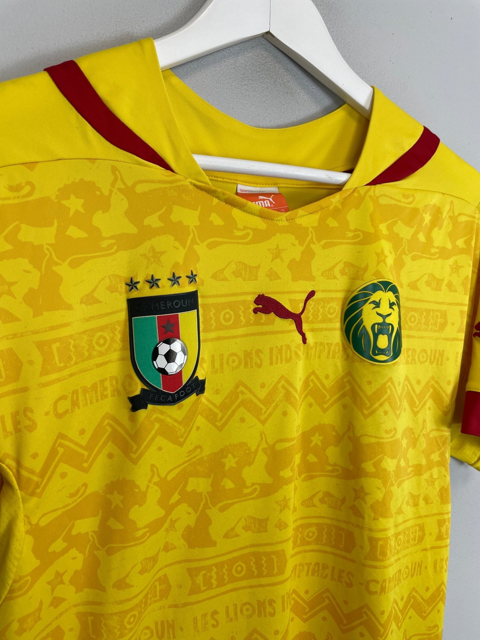 Shop 2014/16 CAMEROON AWAY SHIRT (L) PUMA, classic football shirts, vintage football shirts & retro soccer jerseys at Cult Kits